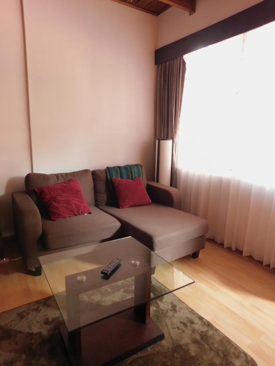 Modern Studio Loft Apt King Bed 10 min frm airport