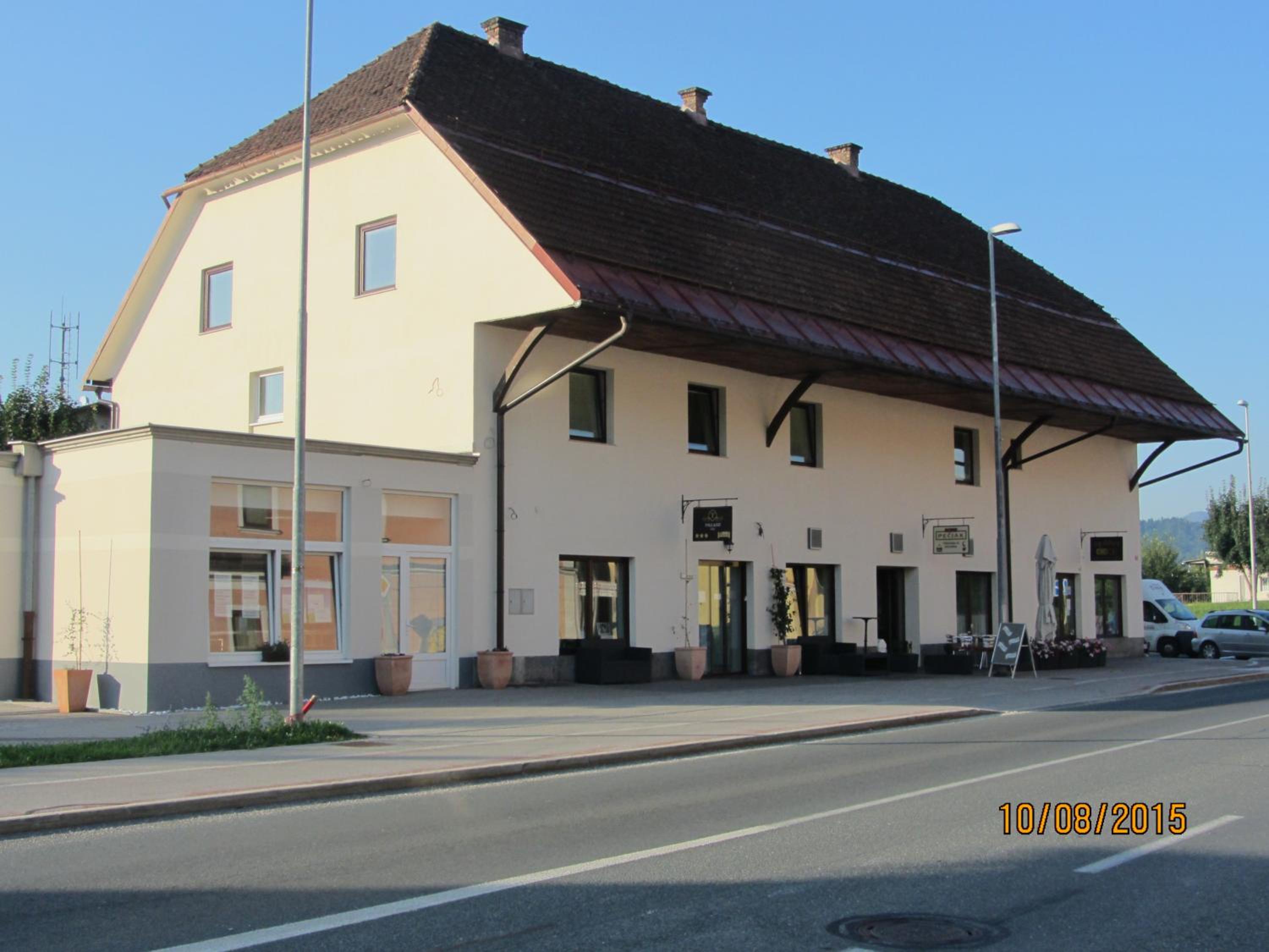 Photo 8