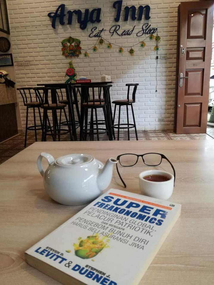 Hotel Arya Inn - Image 1