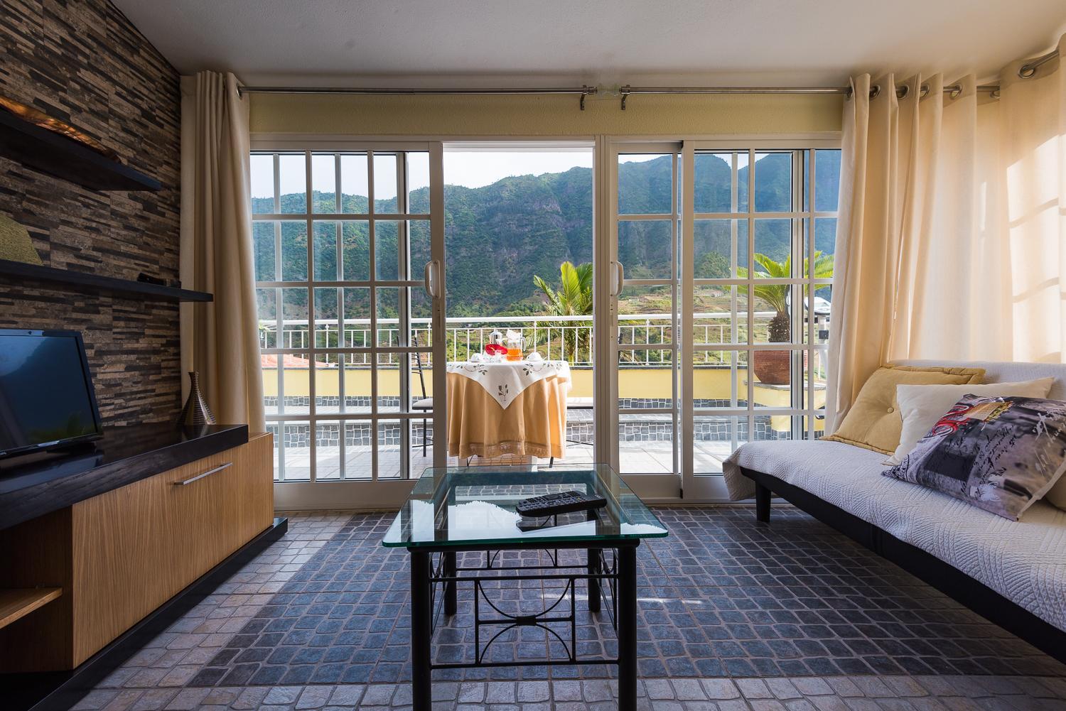 Hotel Terrace View House (Cantinho das Feiteiras) - Image 1