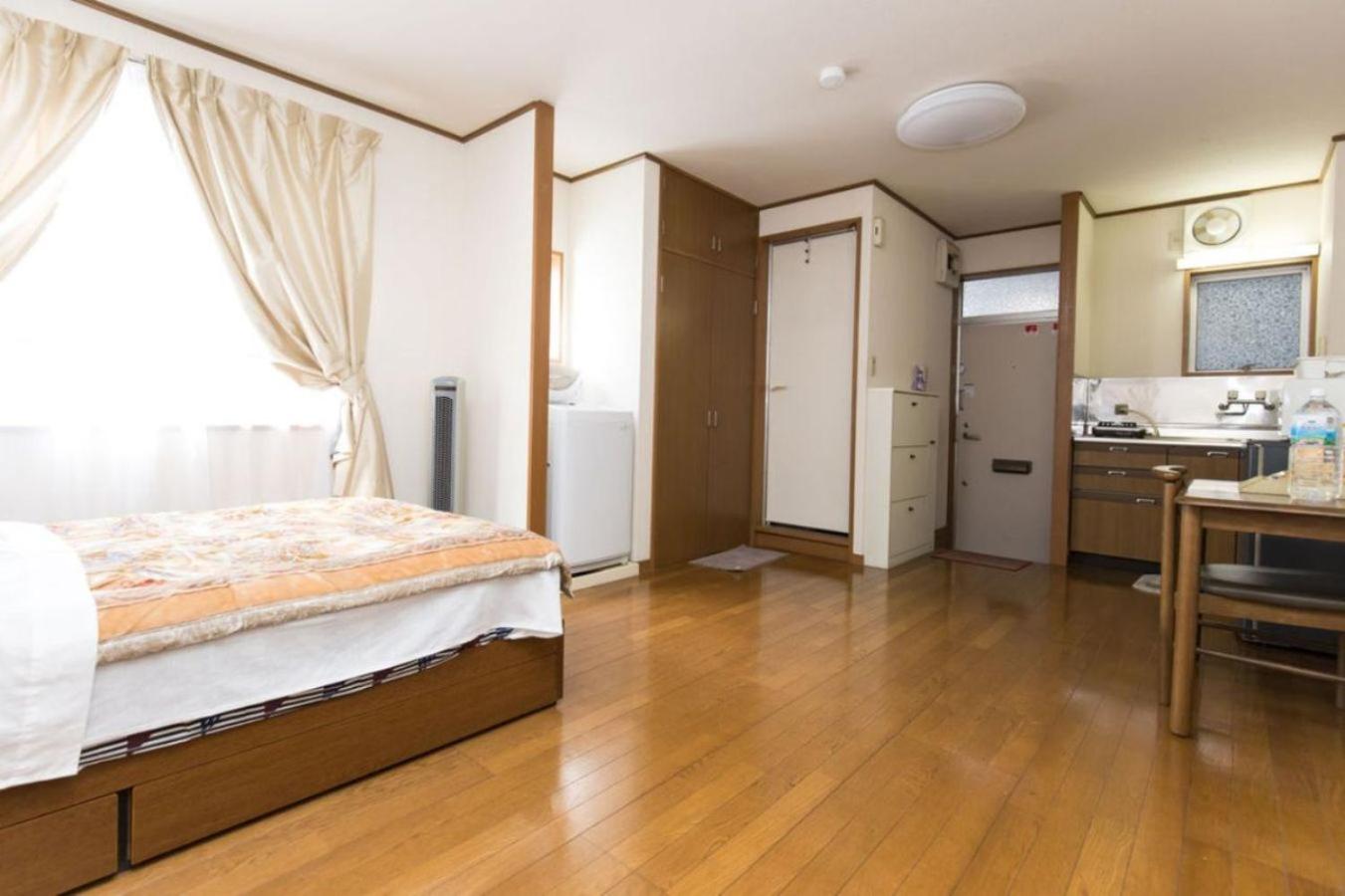 Shinjuku Apartments 101