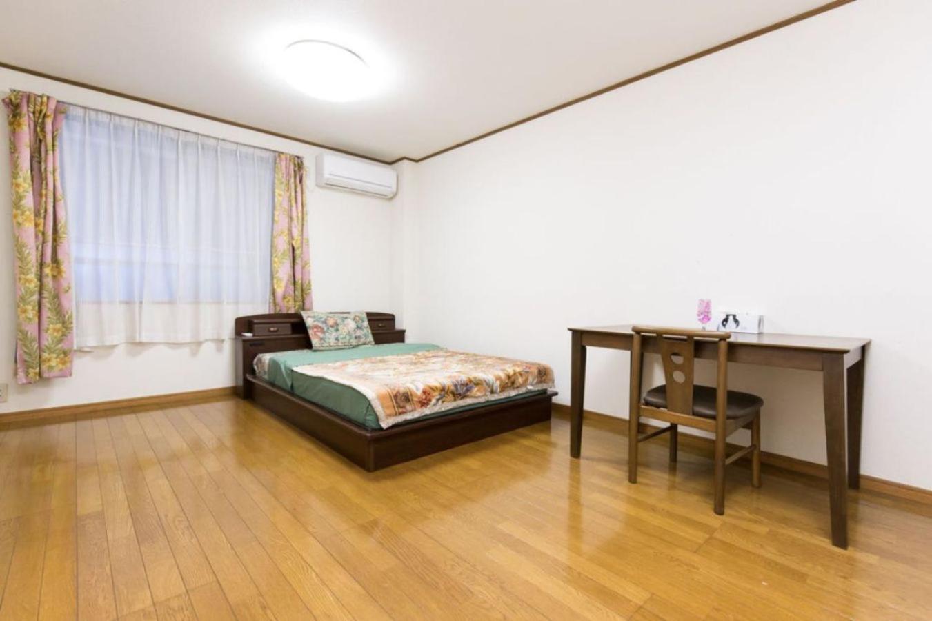 Shinjuku Apartment 102