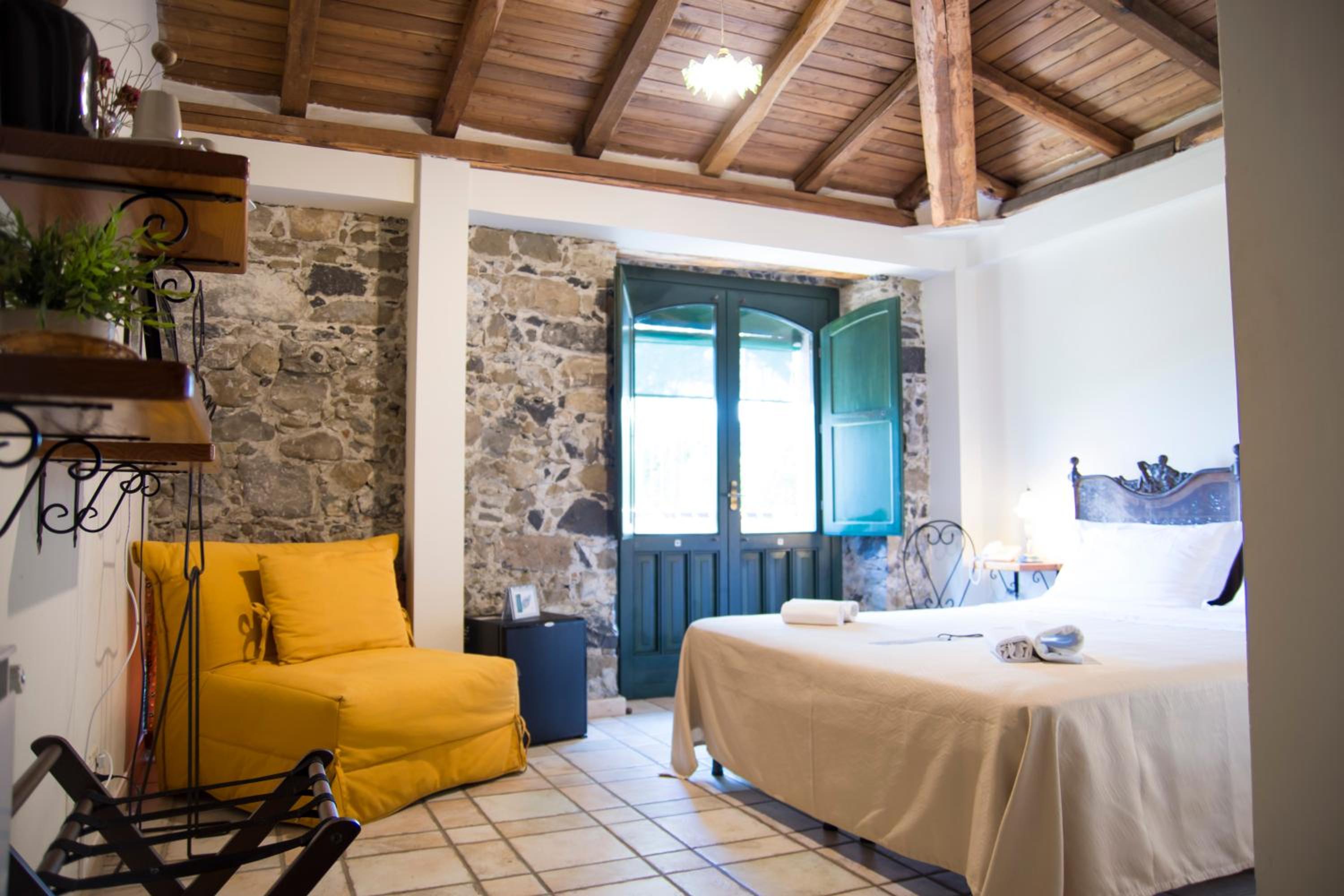 Antico Borgo Etneo Country Hotel