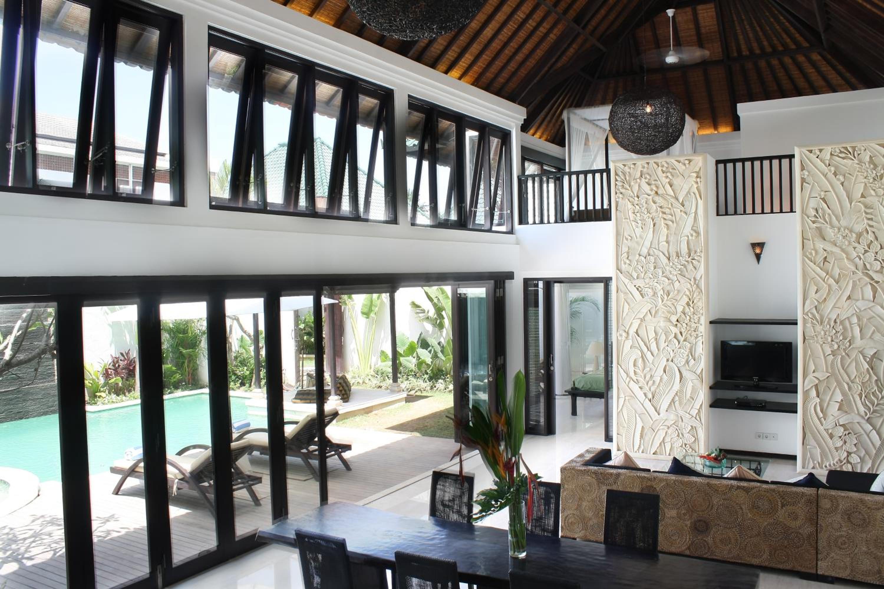 Artemis Villa Hotel