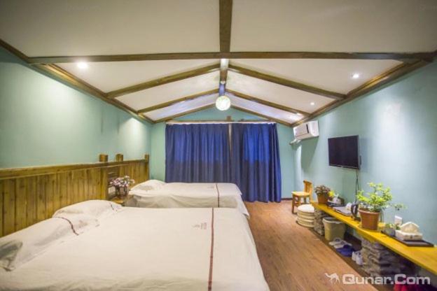 Zhangjiajie April Hostel
