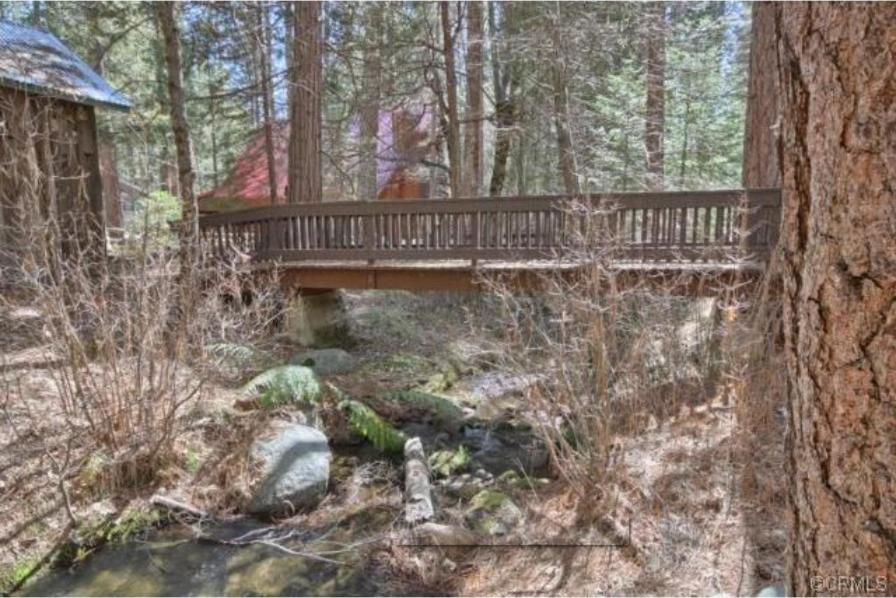 95R The Little Creek Cabin view 3