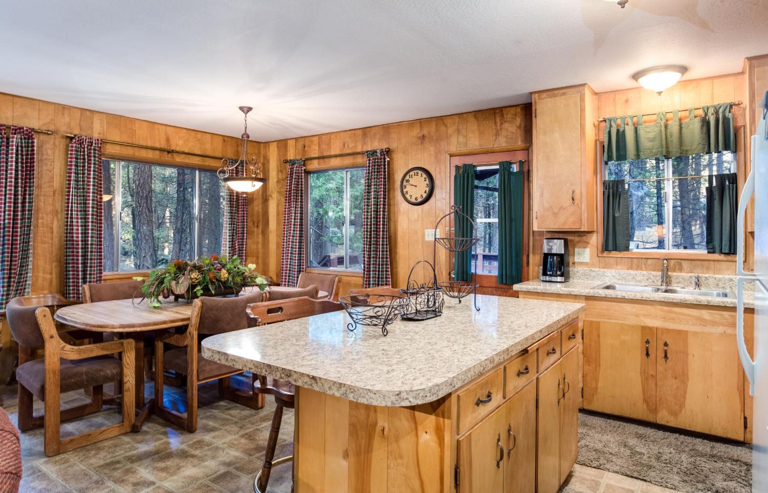 4 Pine Creek Cabin view 3