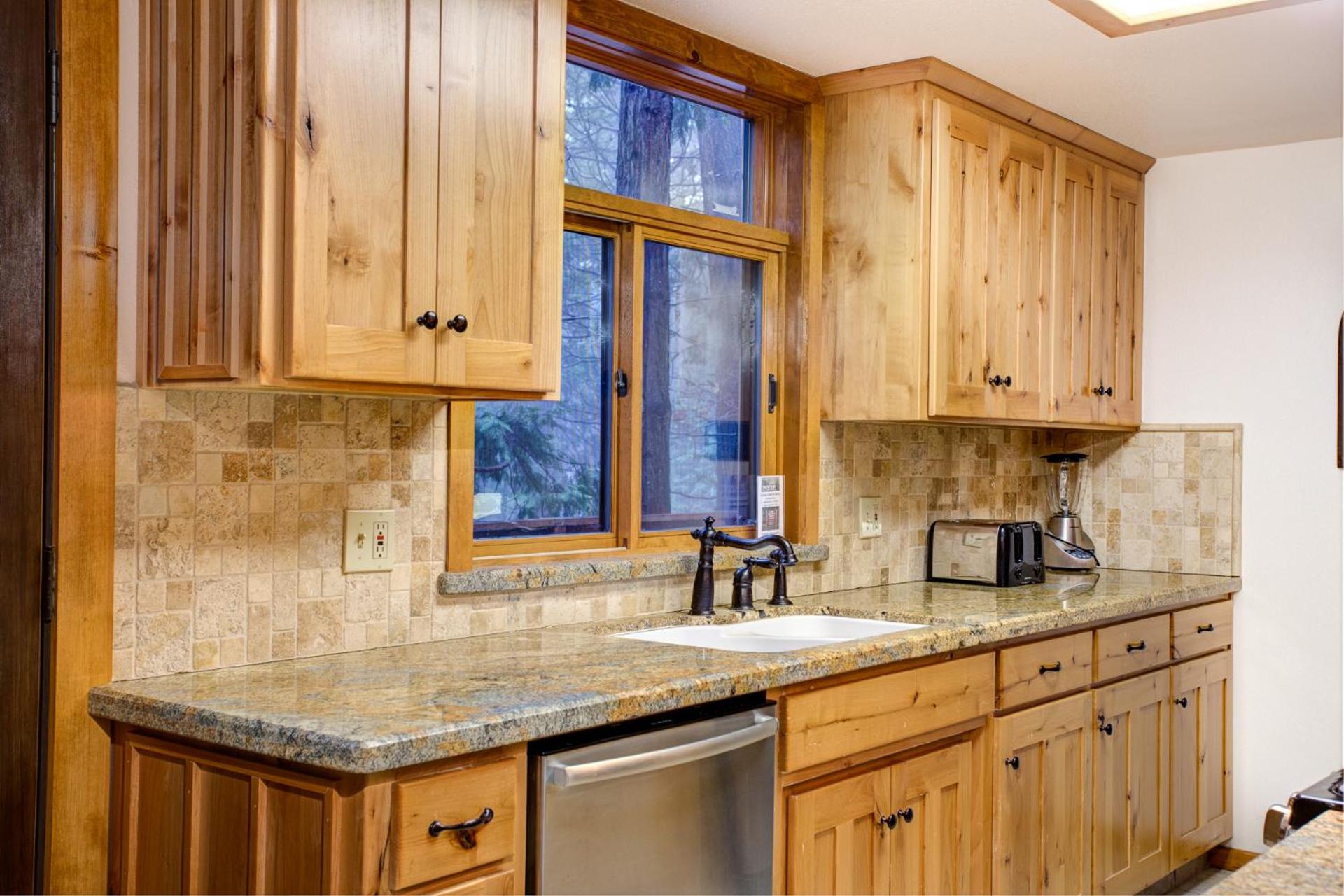 2N Big Pine Lodge view 4