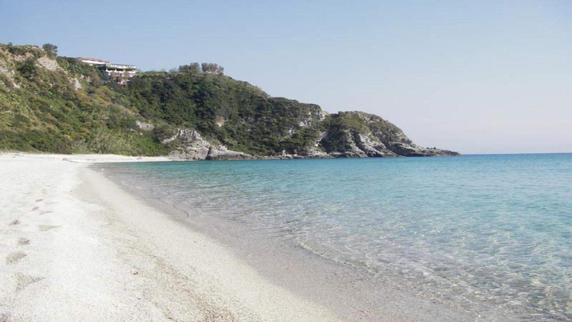 Case Vacanze Sangeni view 3