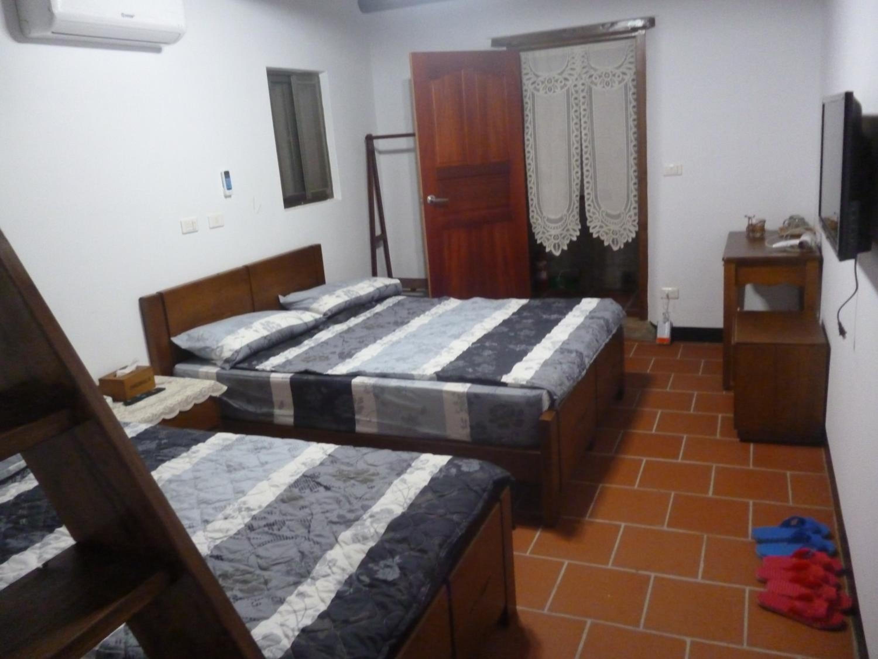 Photo 6