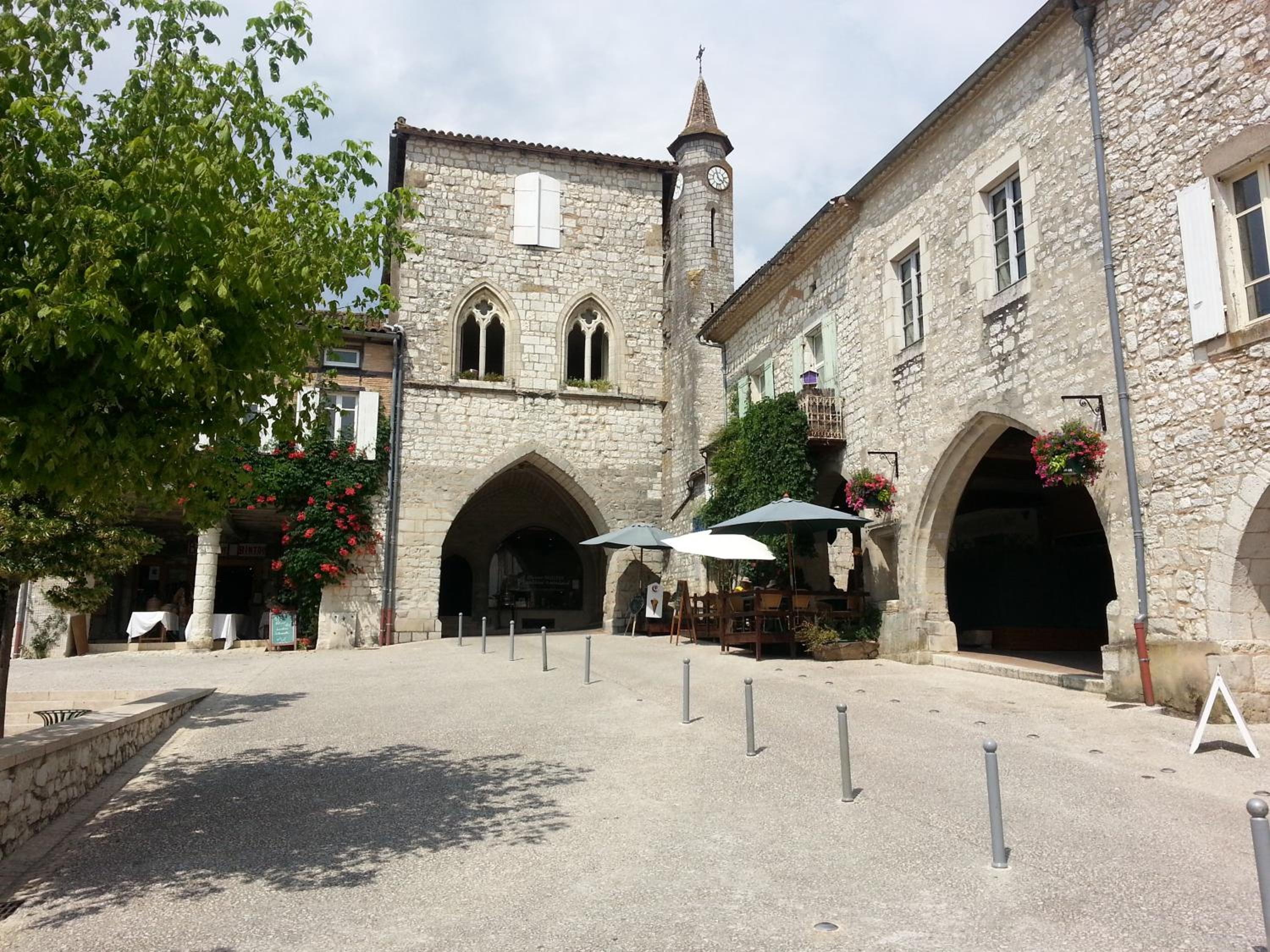 Lo.f.t ô village