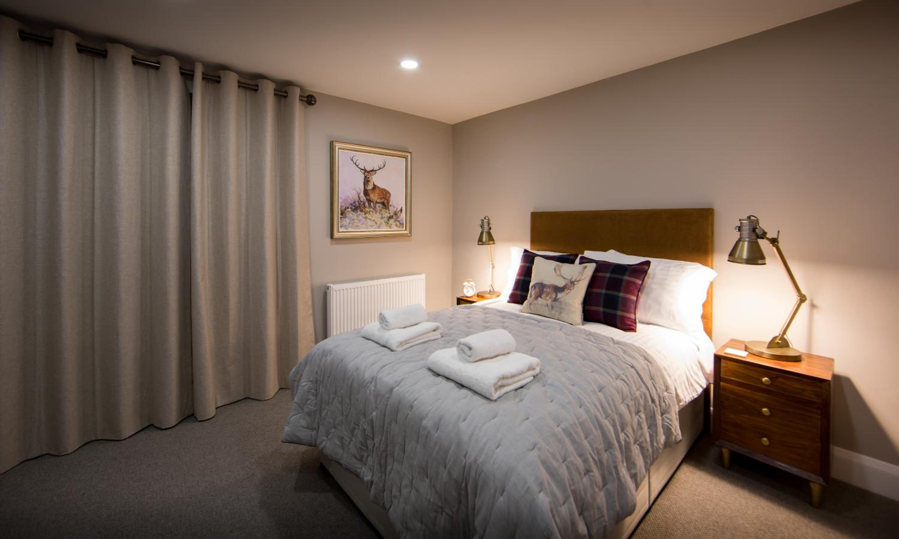 Darlington Arms by the airport - Free parking -Bar & Food