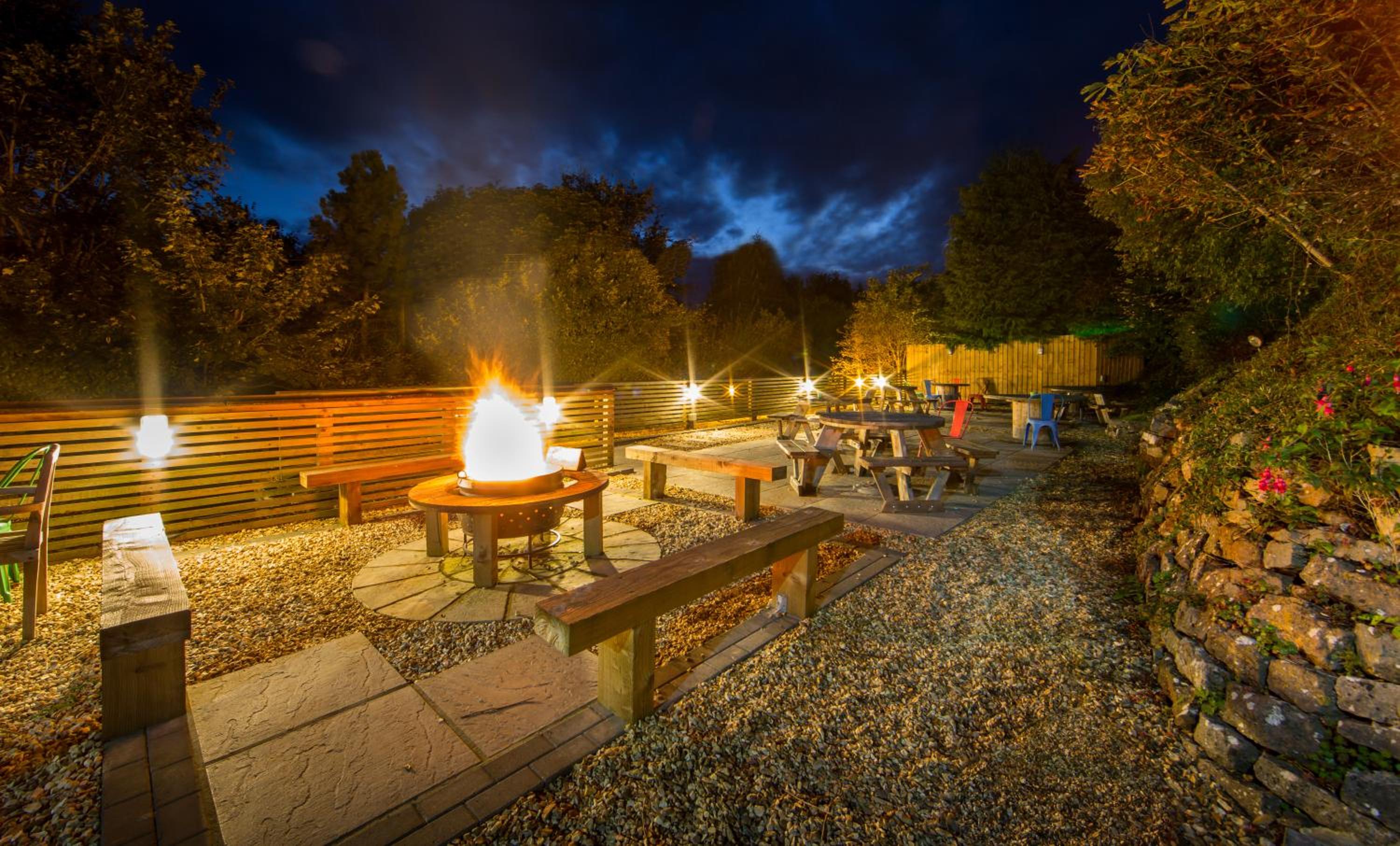 Darlington Arms by the airport - Free parking -Bar & Food