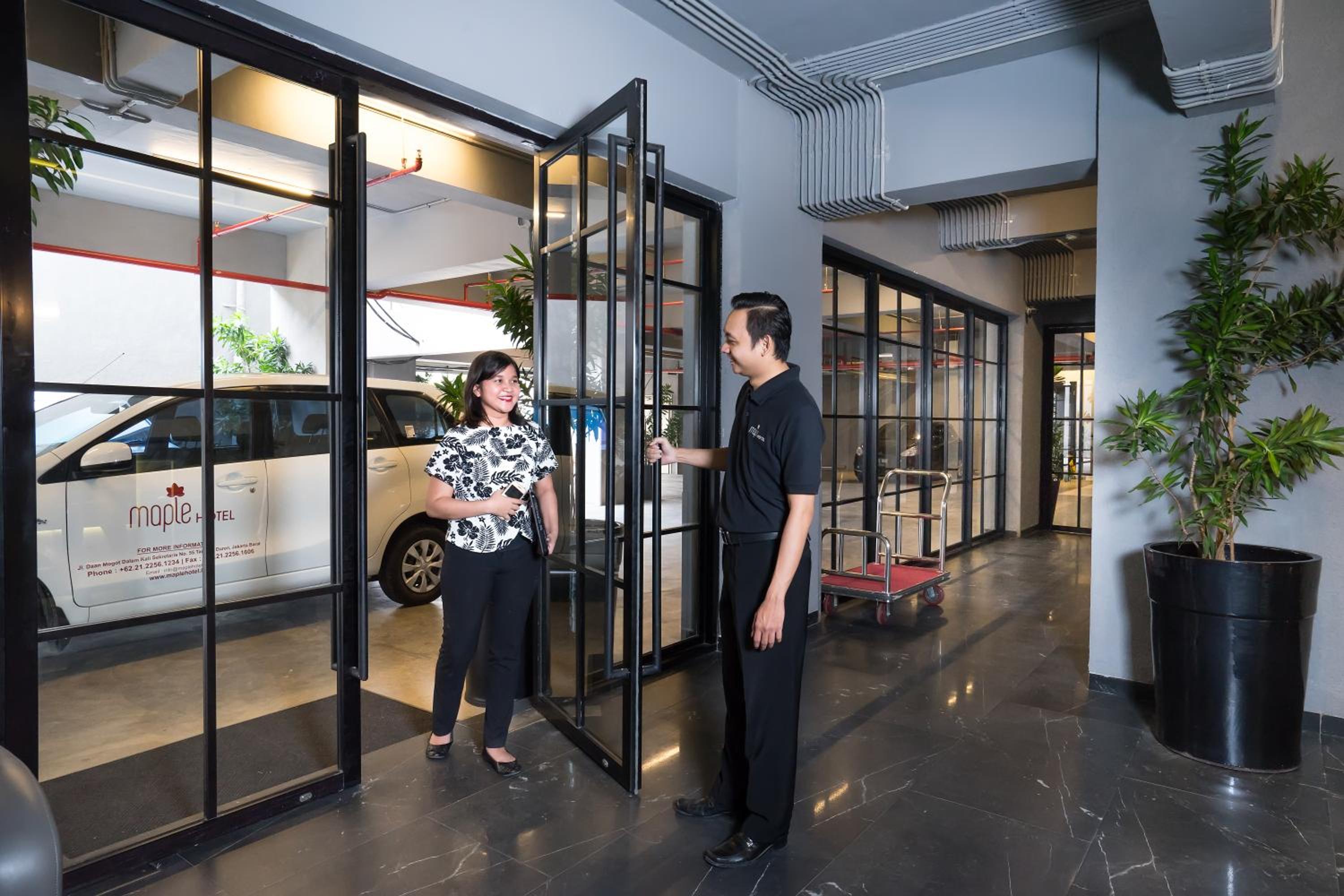 Maple Hotel Grogol