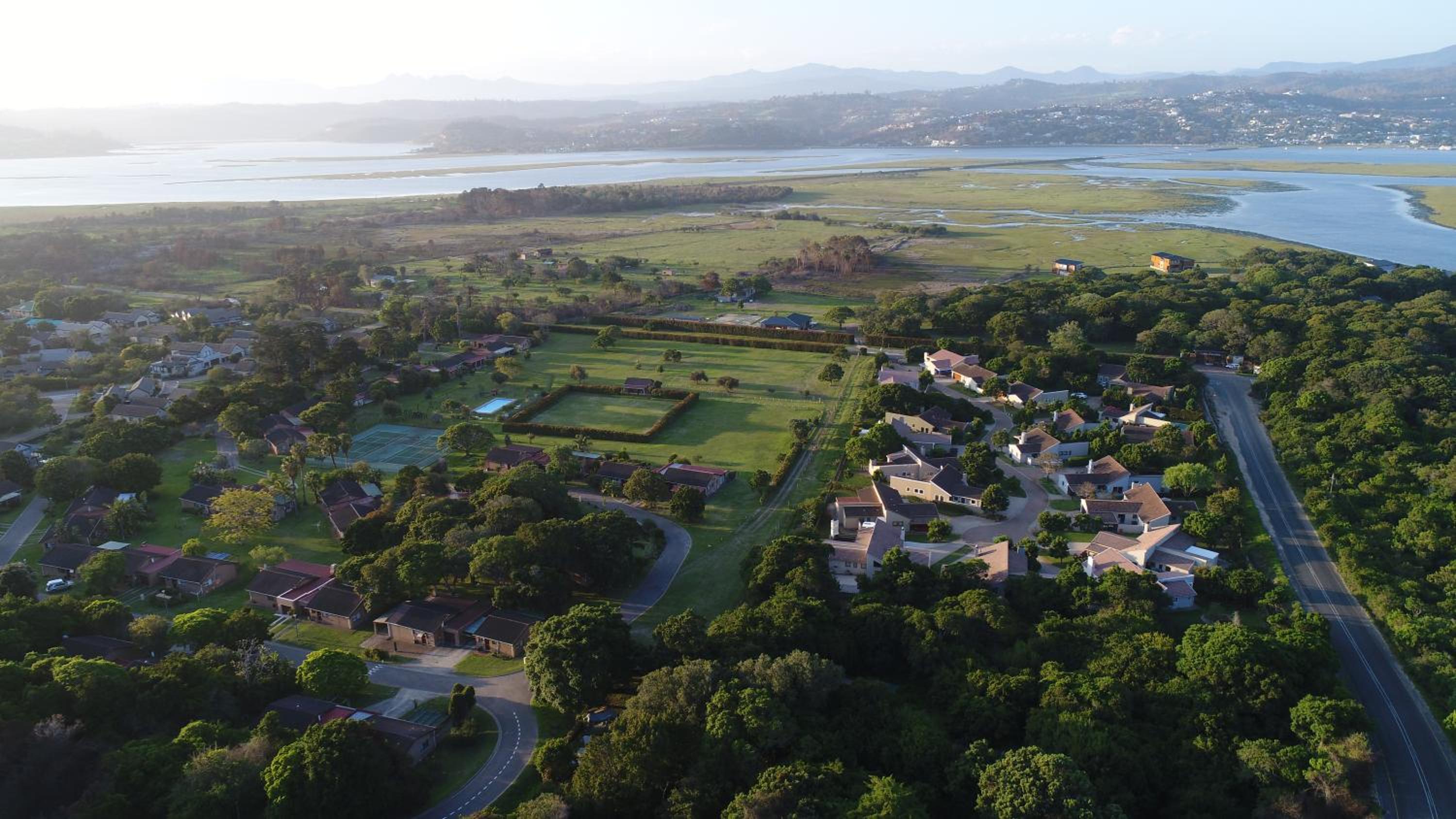 Brenton Lake Holiday Cottages