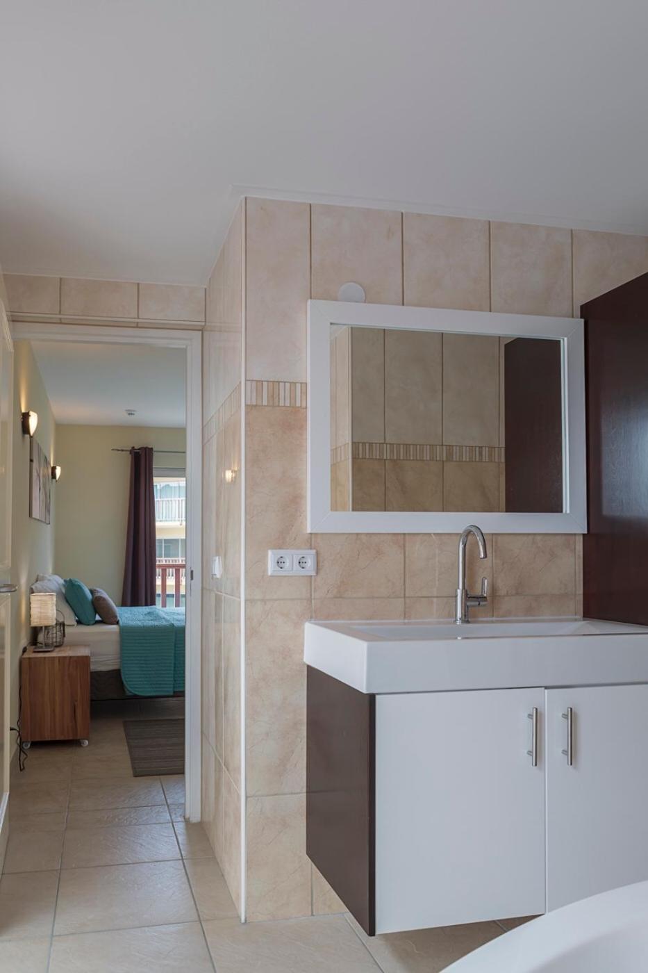 Palapa Beach Resort Curacao