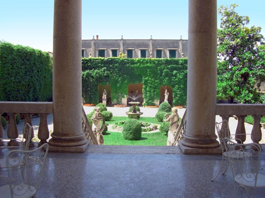 LA SERENELLA West Wing view 2