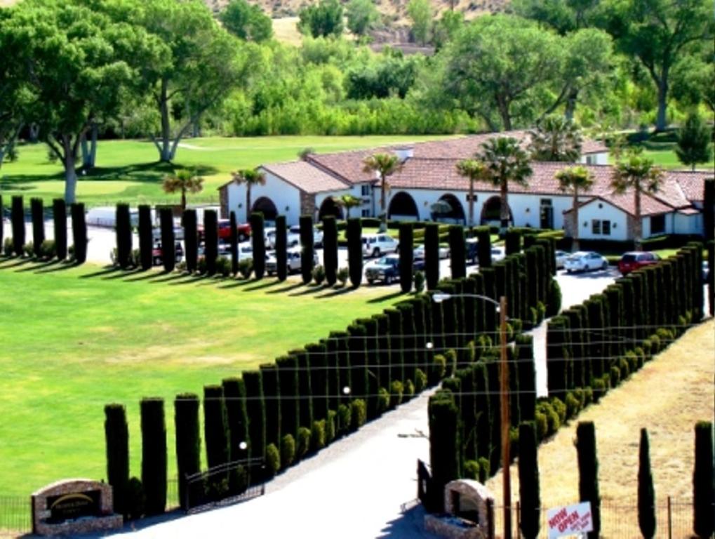 Historic Beaver Dam Lodge, Golf & RV Resort