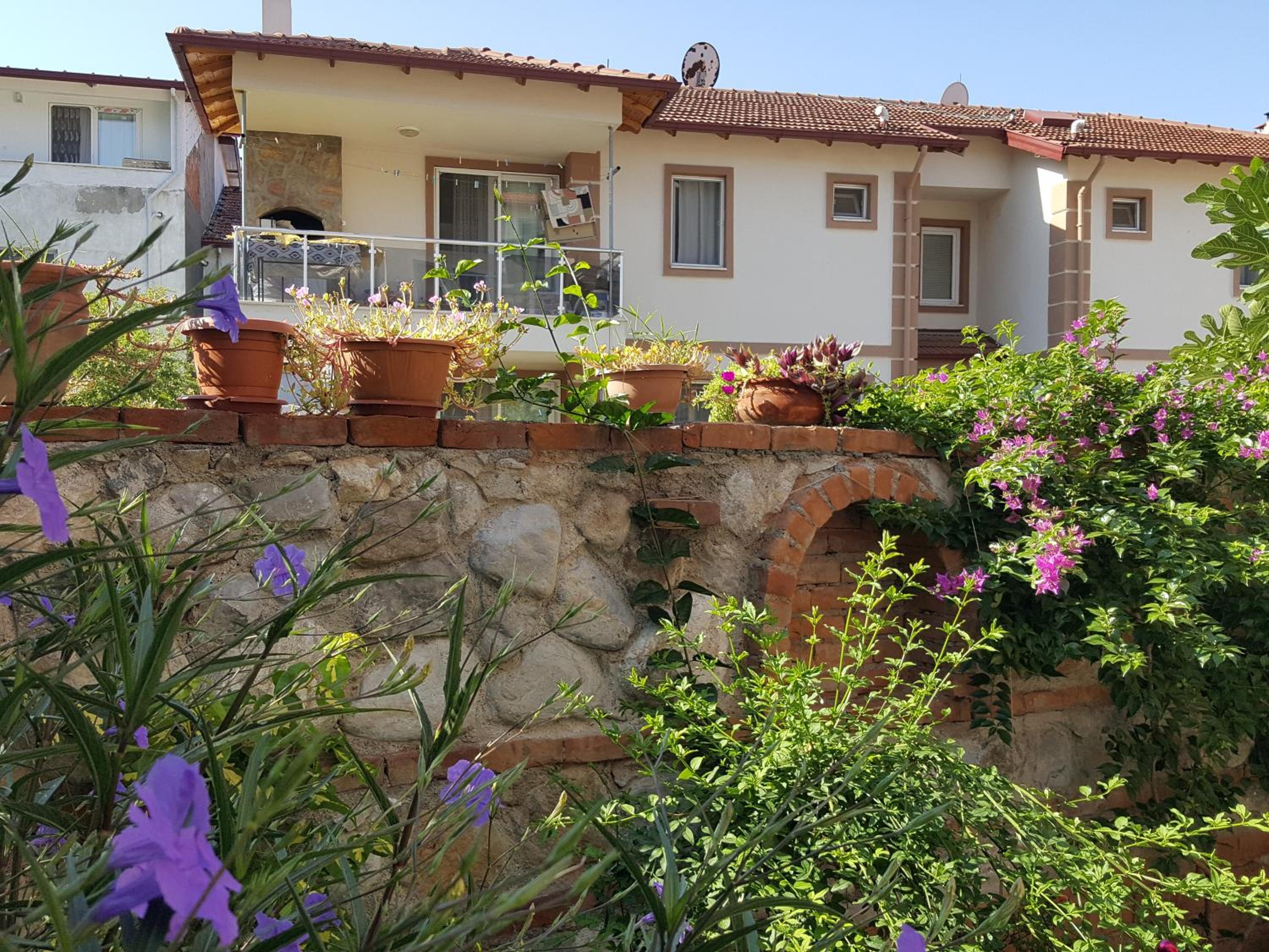 Karya Apartments