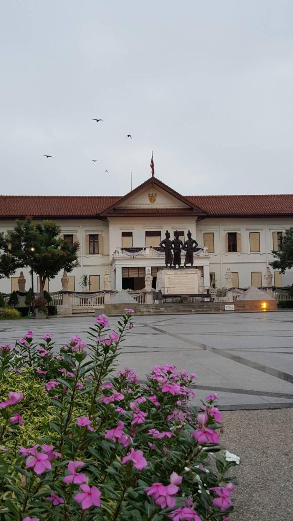 The Commonroom CNX