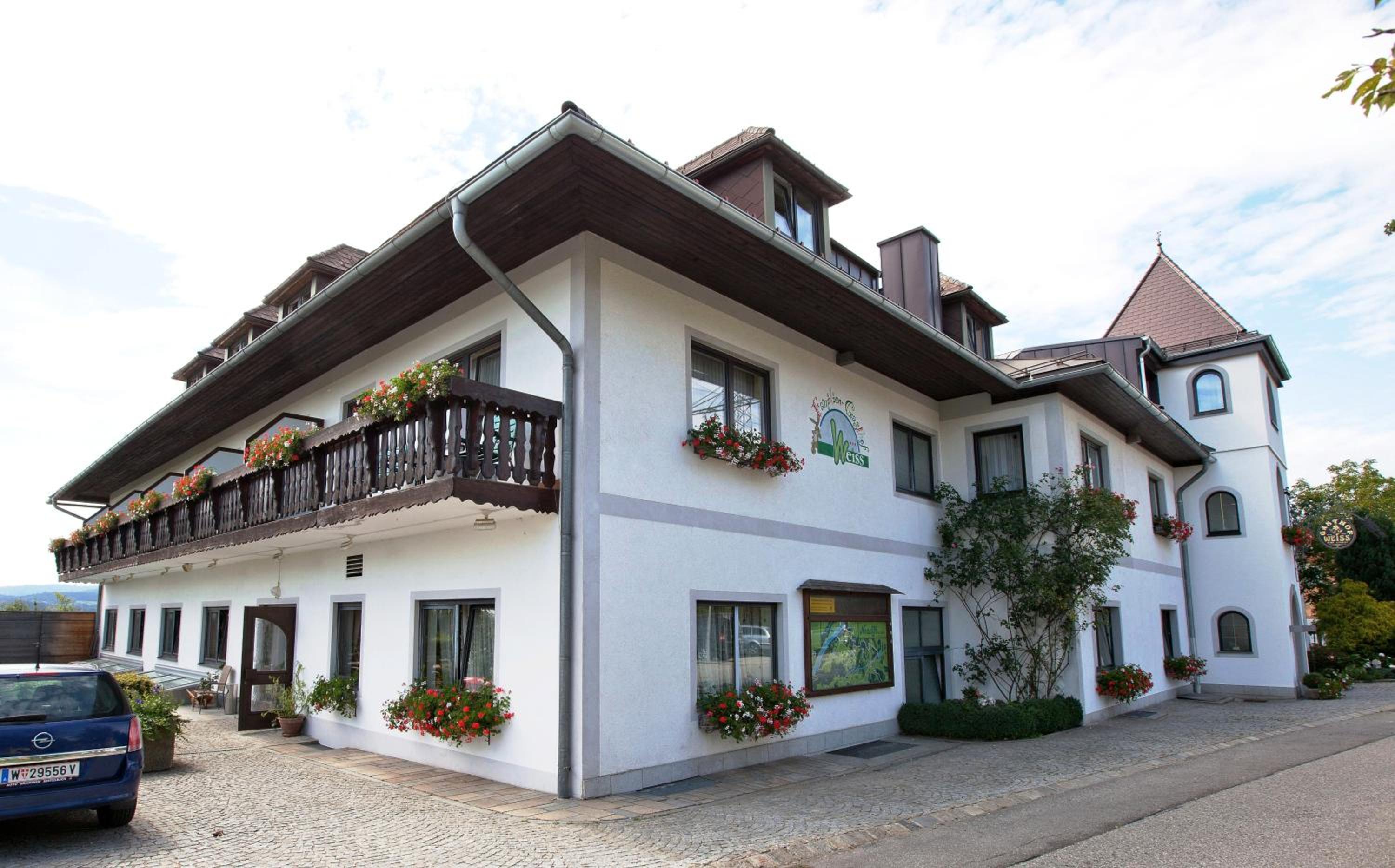 Hotel Weiss S