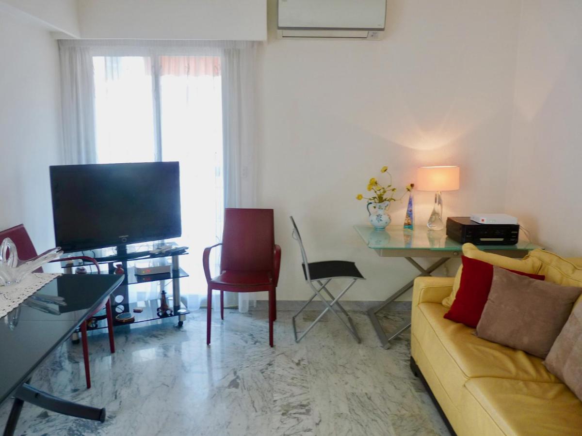 One bedroom apartment in the center of Cannes, next to the Carlton, a few meters from the Croisette - 367 photo 5