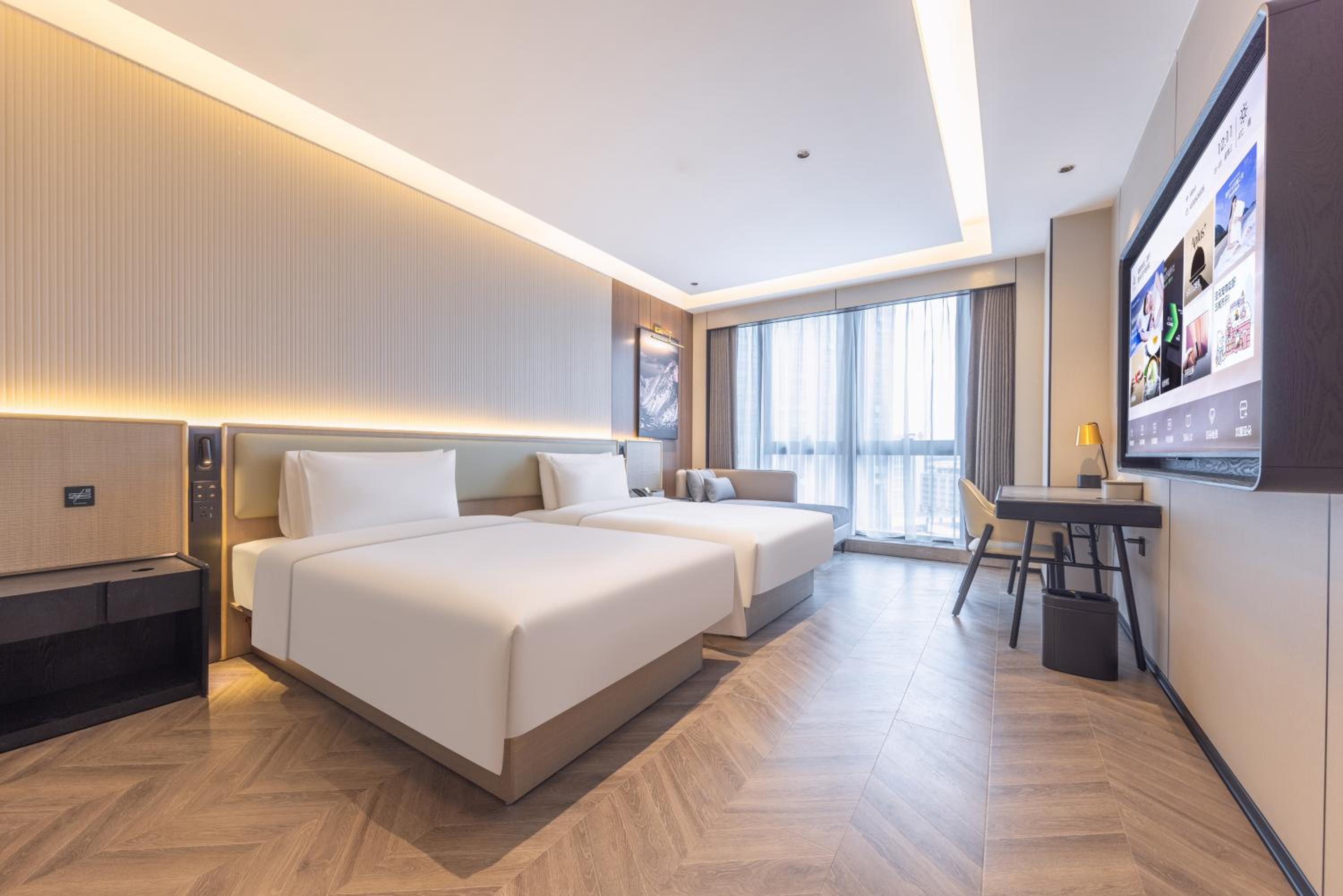 Foshan Nanhai Jinshazhou Jinbo Tiandi Atour Hotel