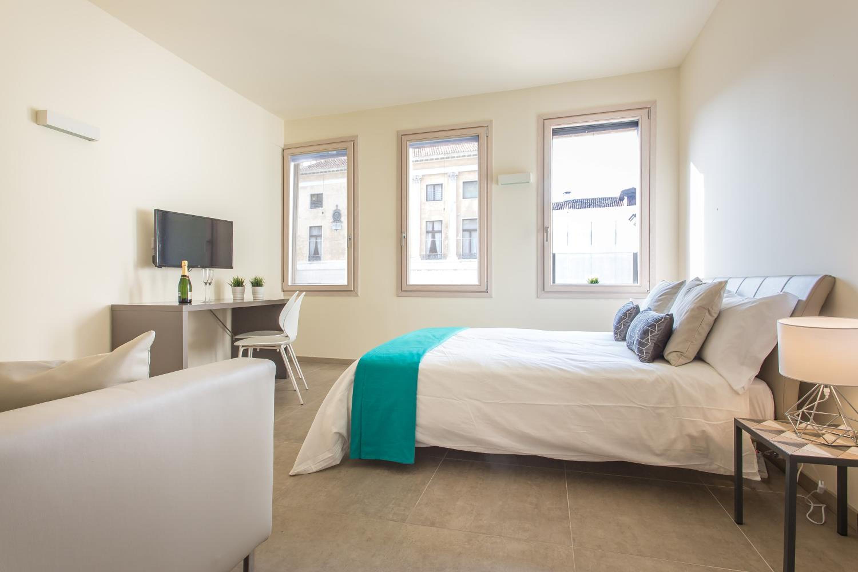 Erïk Langer Pedrocchi Suites