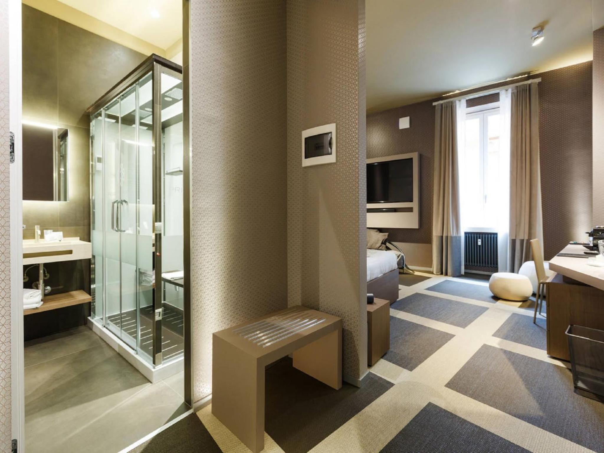 hotel room