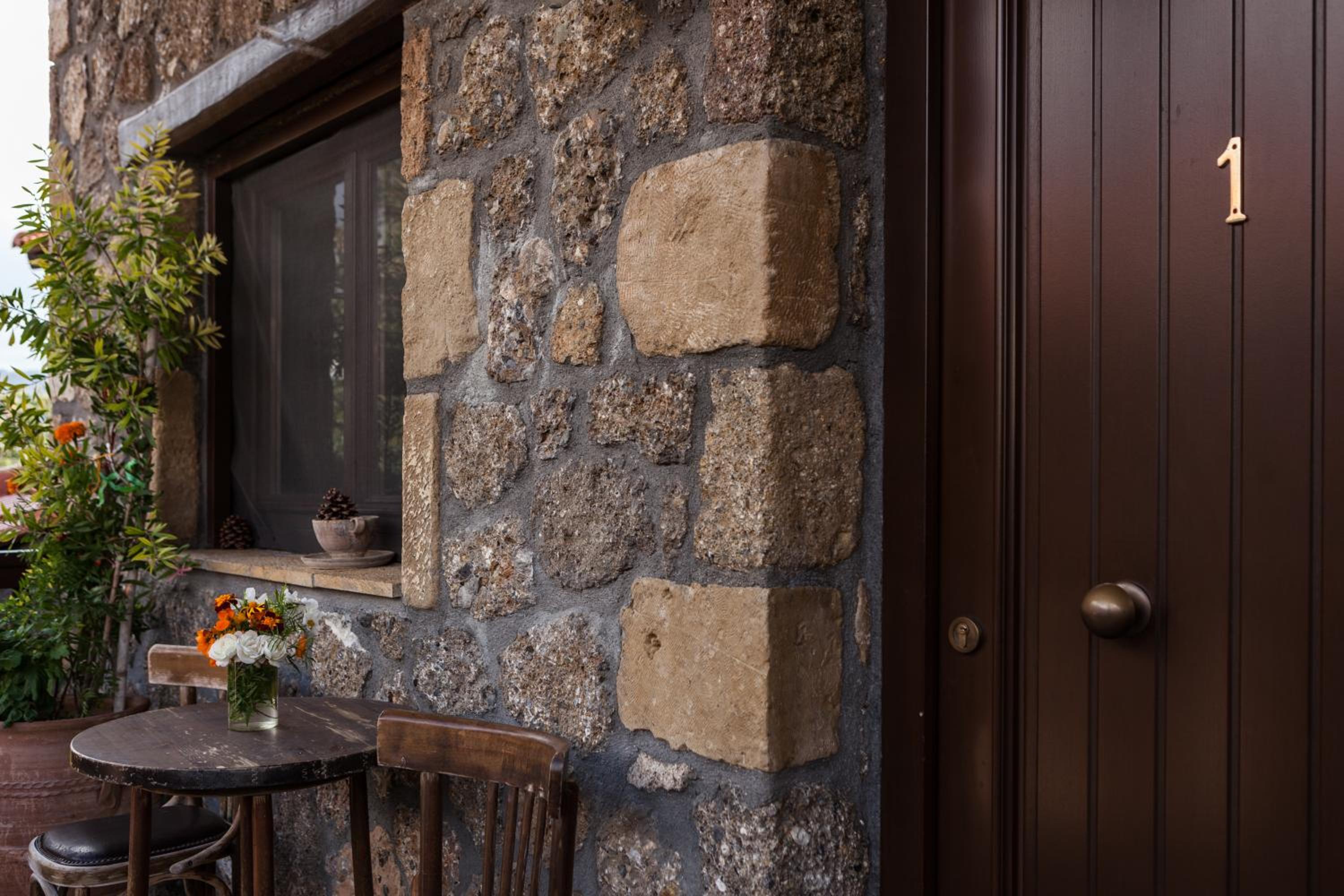 Pera Alonia Guest House