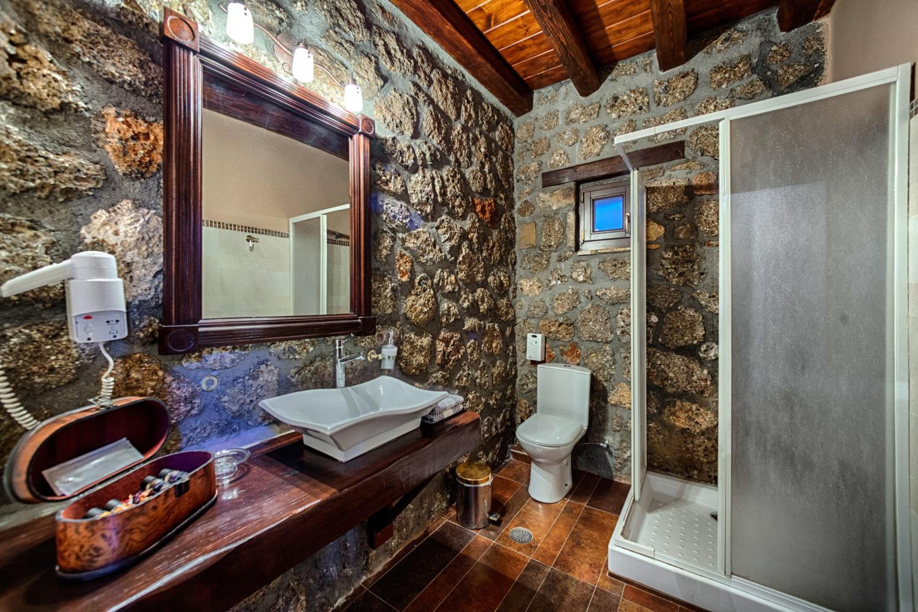 Pera Alonia Guest House