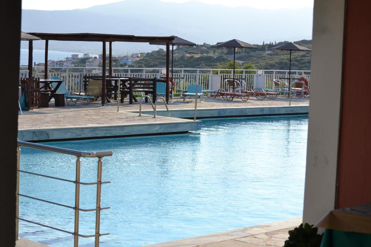Mykali Hotel en Pythagoreio — swimming pool