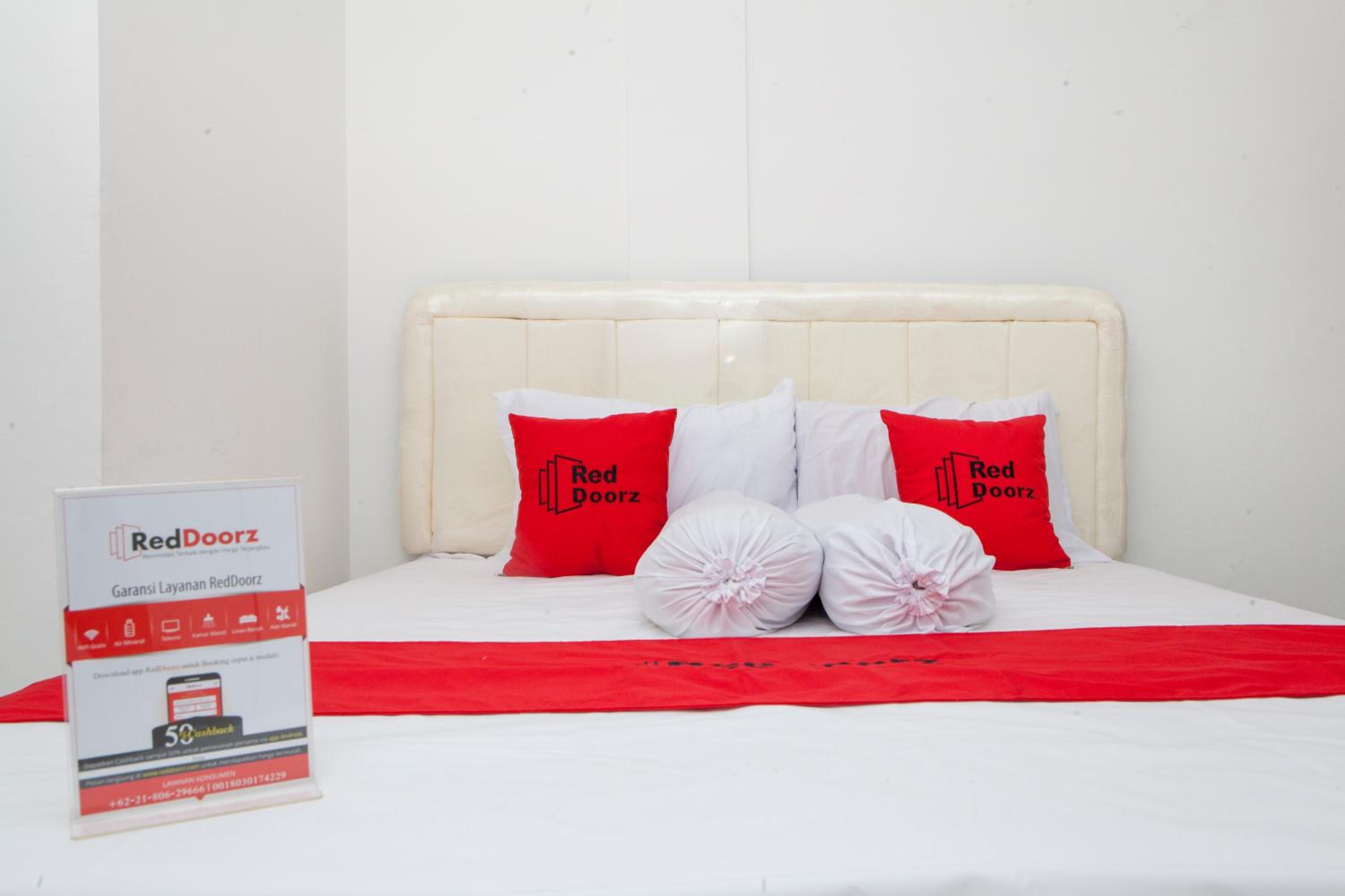 RedDoorz near Telkom Corporate University