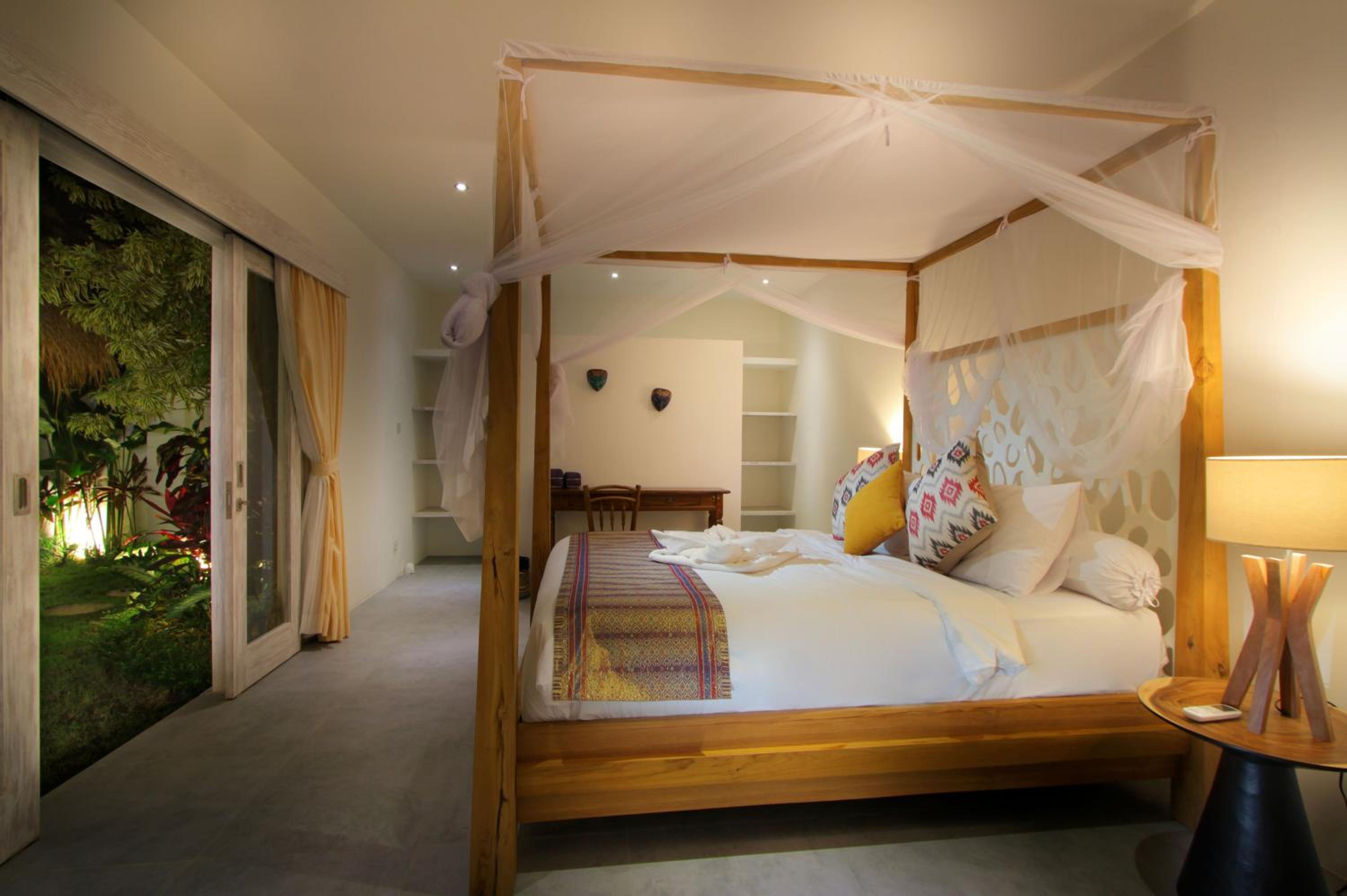 Villa Aksara by Optimum Bali - 800 m to Beach & Kudeta - Central Seminyak Oberoi
