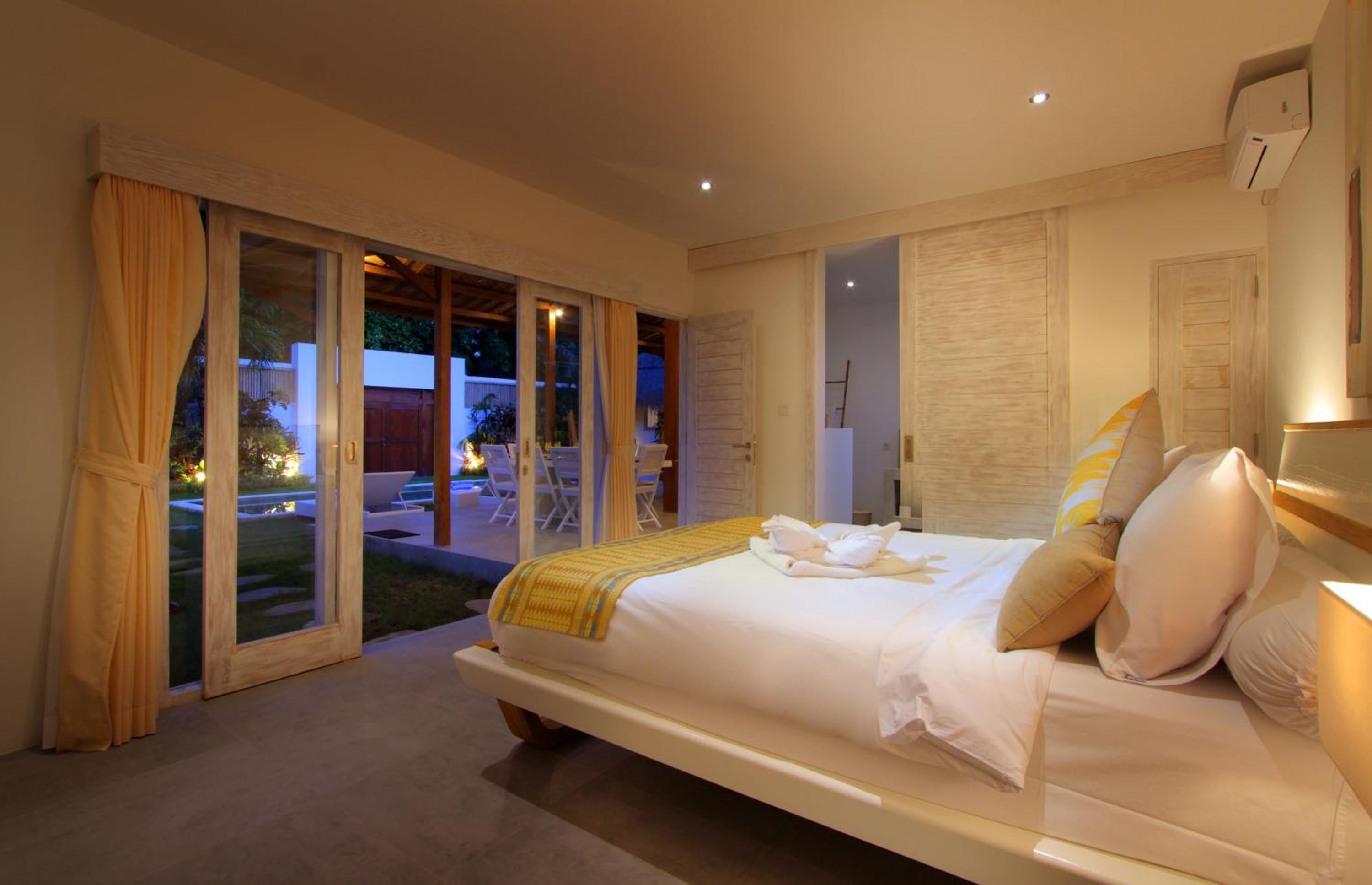 Villa Aksara by Optimum Bali - 800 m to Beach & Kudeta - Central Seminyak Oberoi