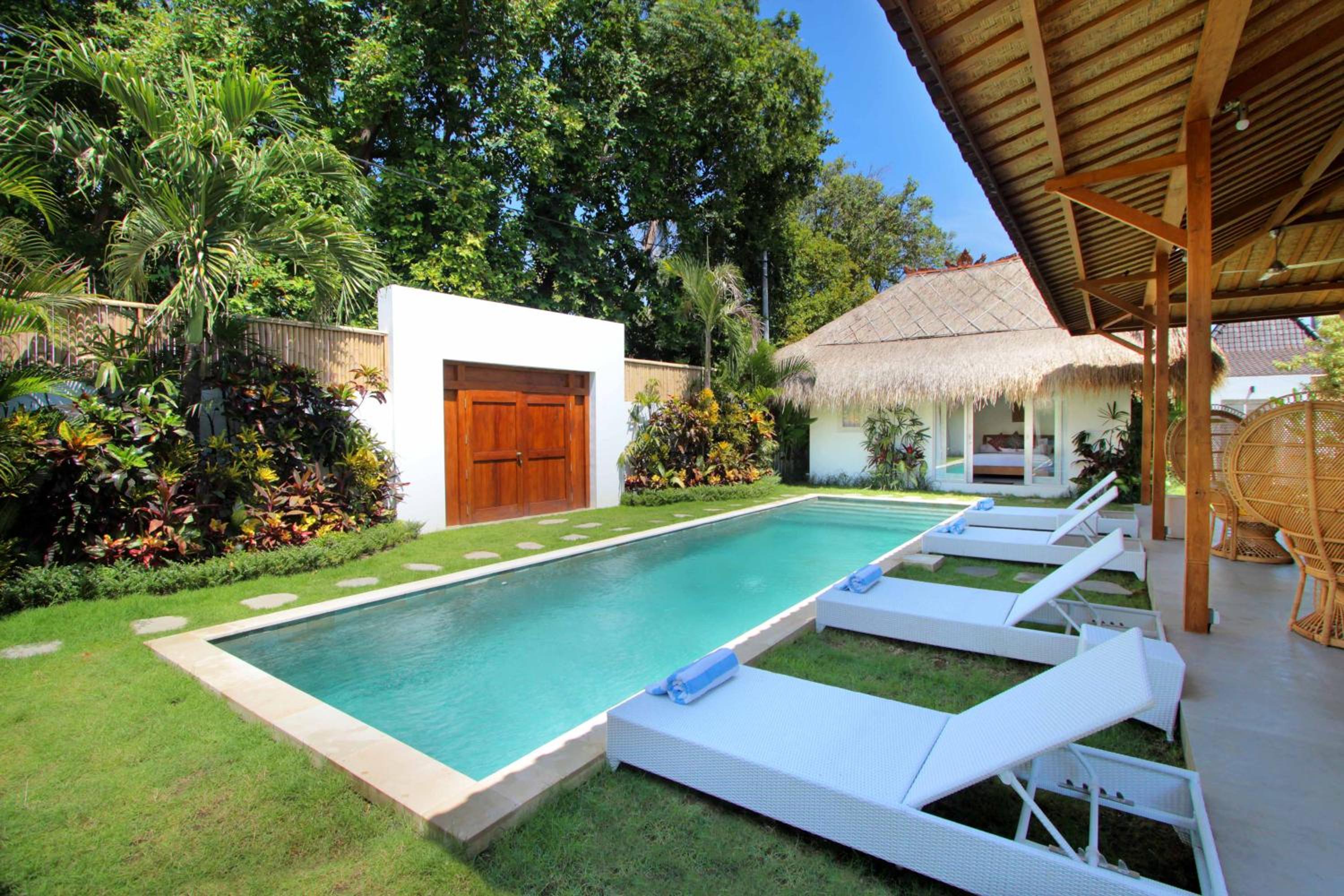 Villa Aksara by Optimum Bali - 800 m to Beach & Kudeta - Central Seminyak Oberoi