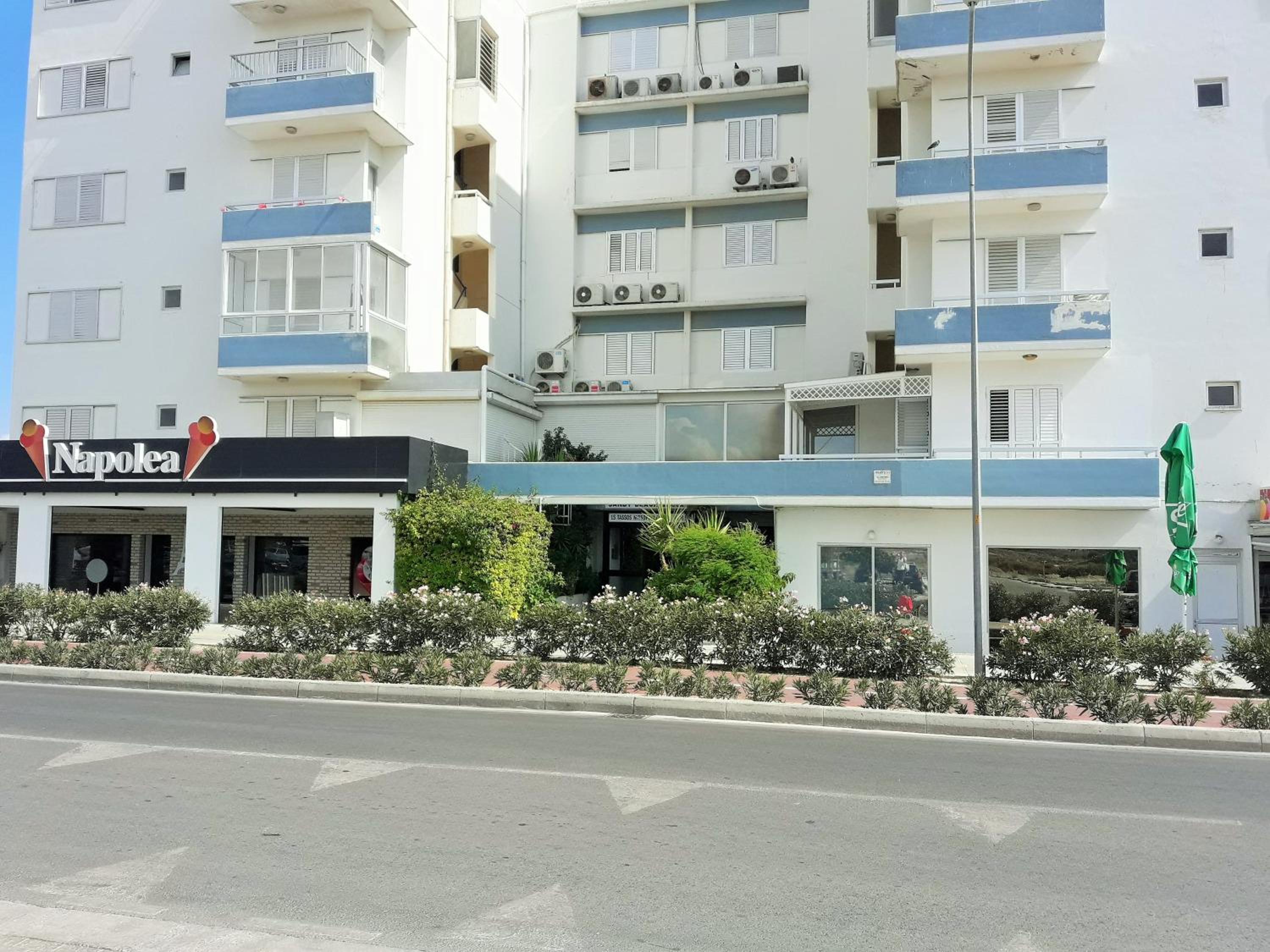 Hotel 16 SANDY BEACH - Image 1