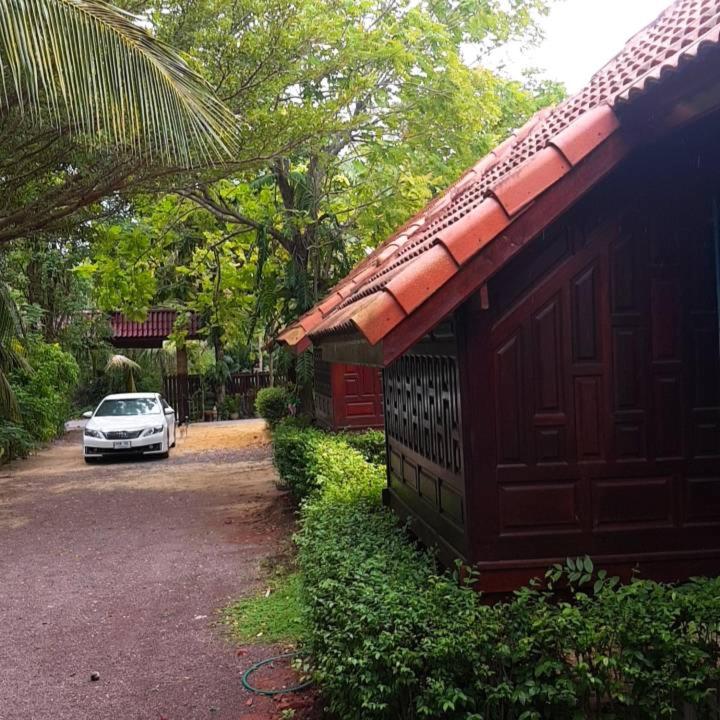 Ruenthai Ampawa view 3