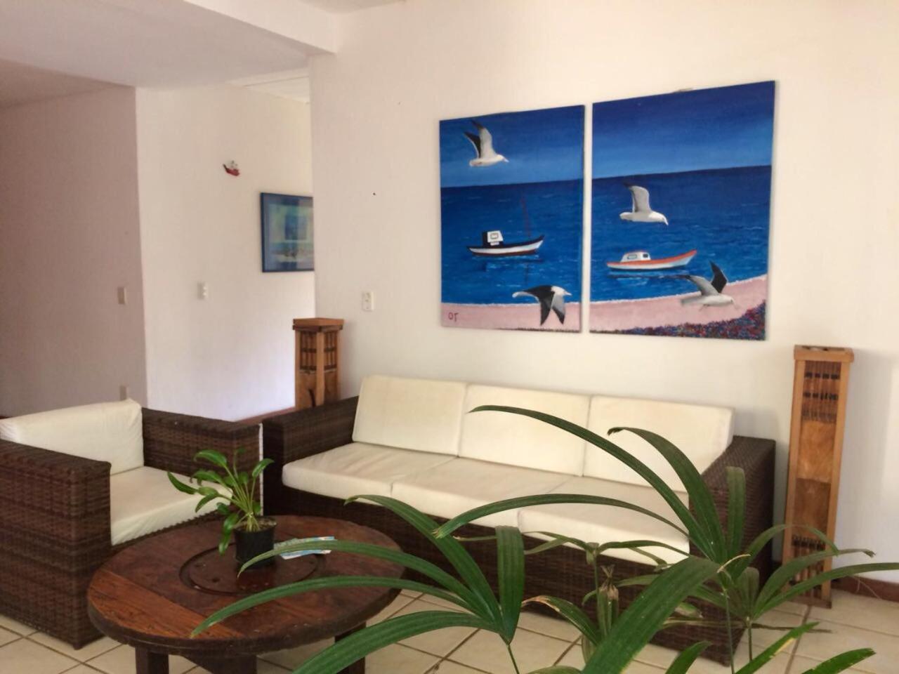 Praia da Ferradurinha Guest House