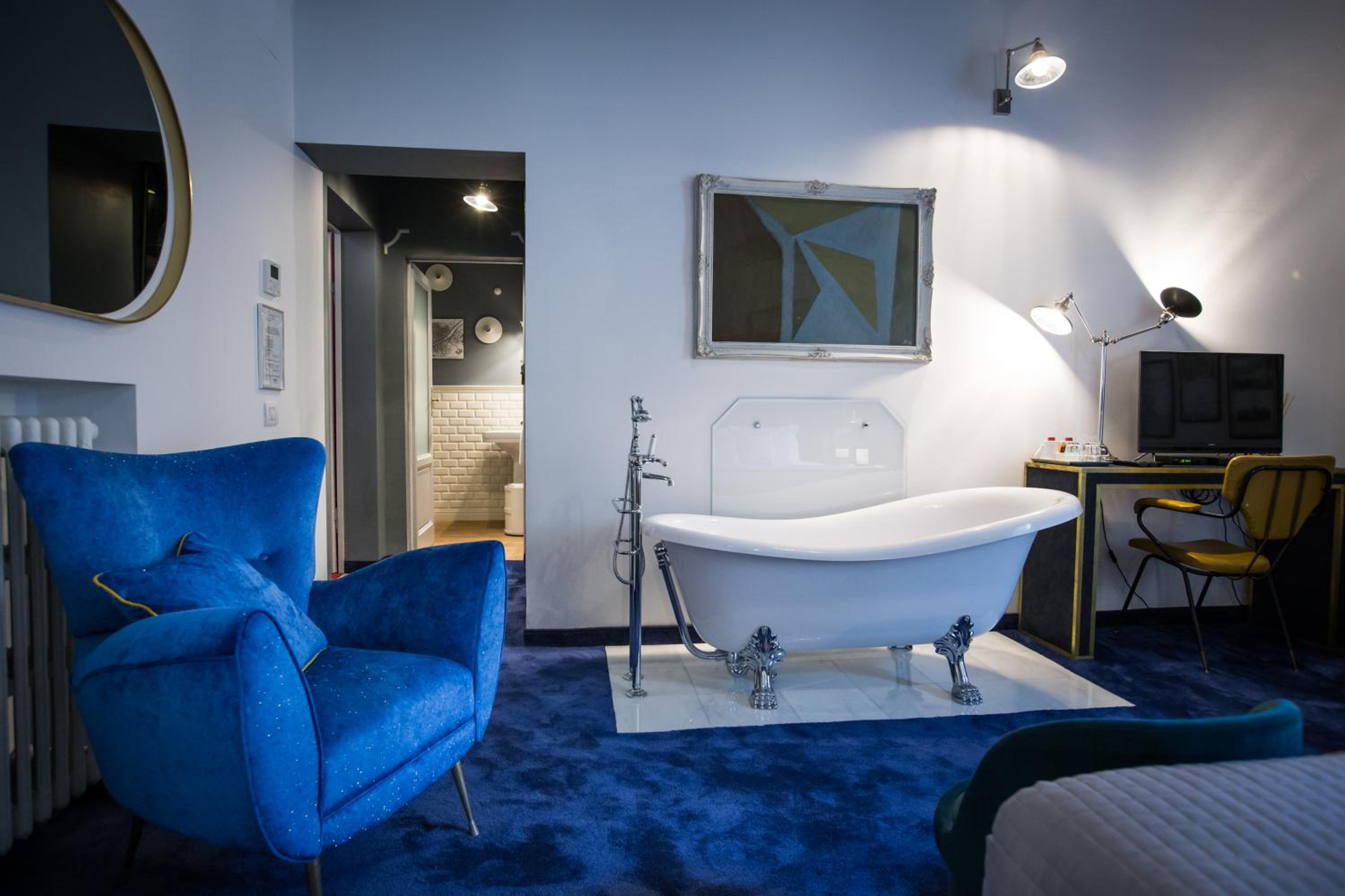 AdAstra Suites