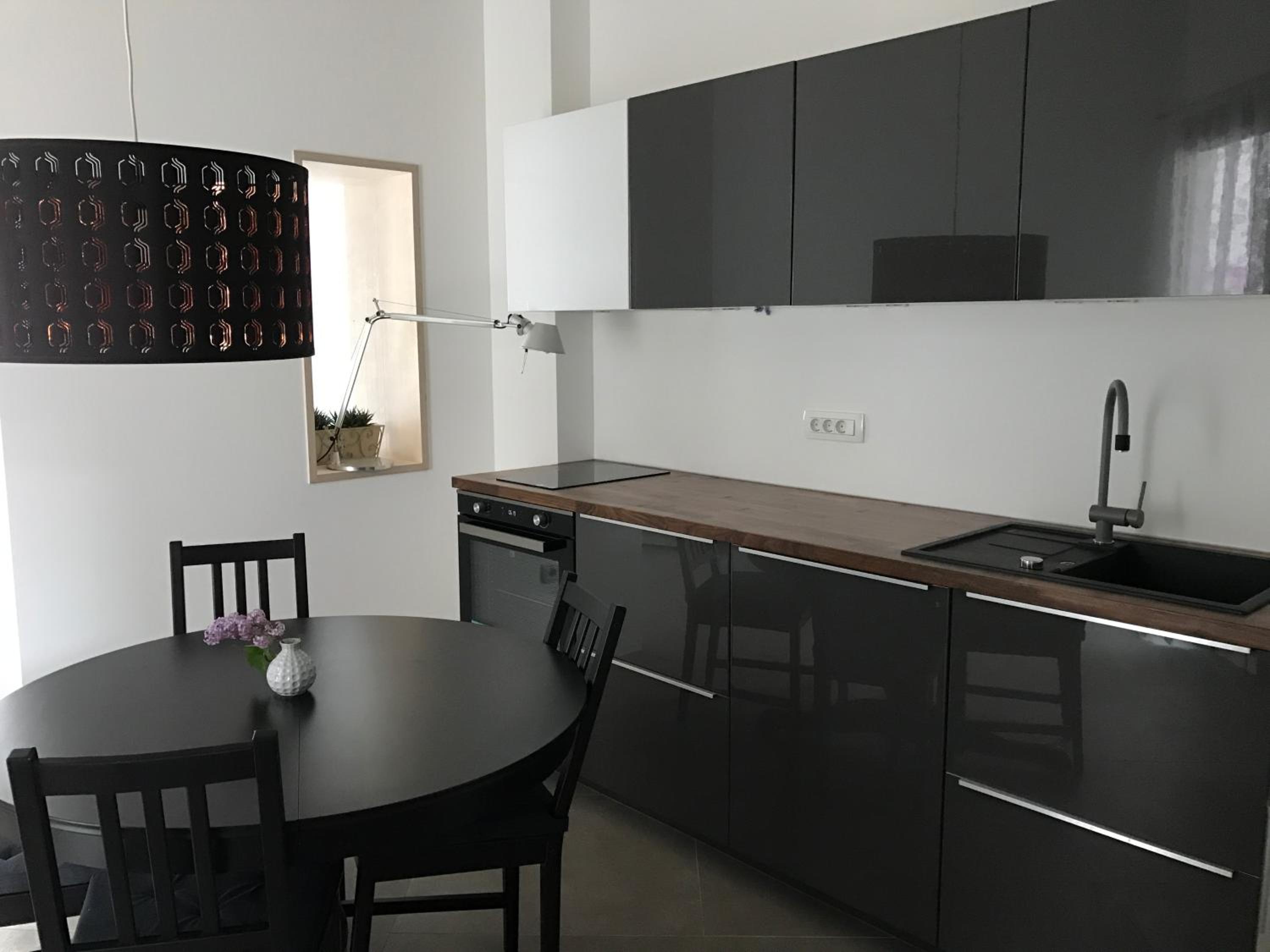 Street Flat en Ljubljana — kitchen