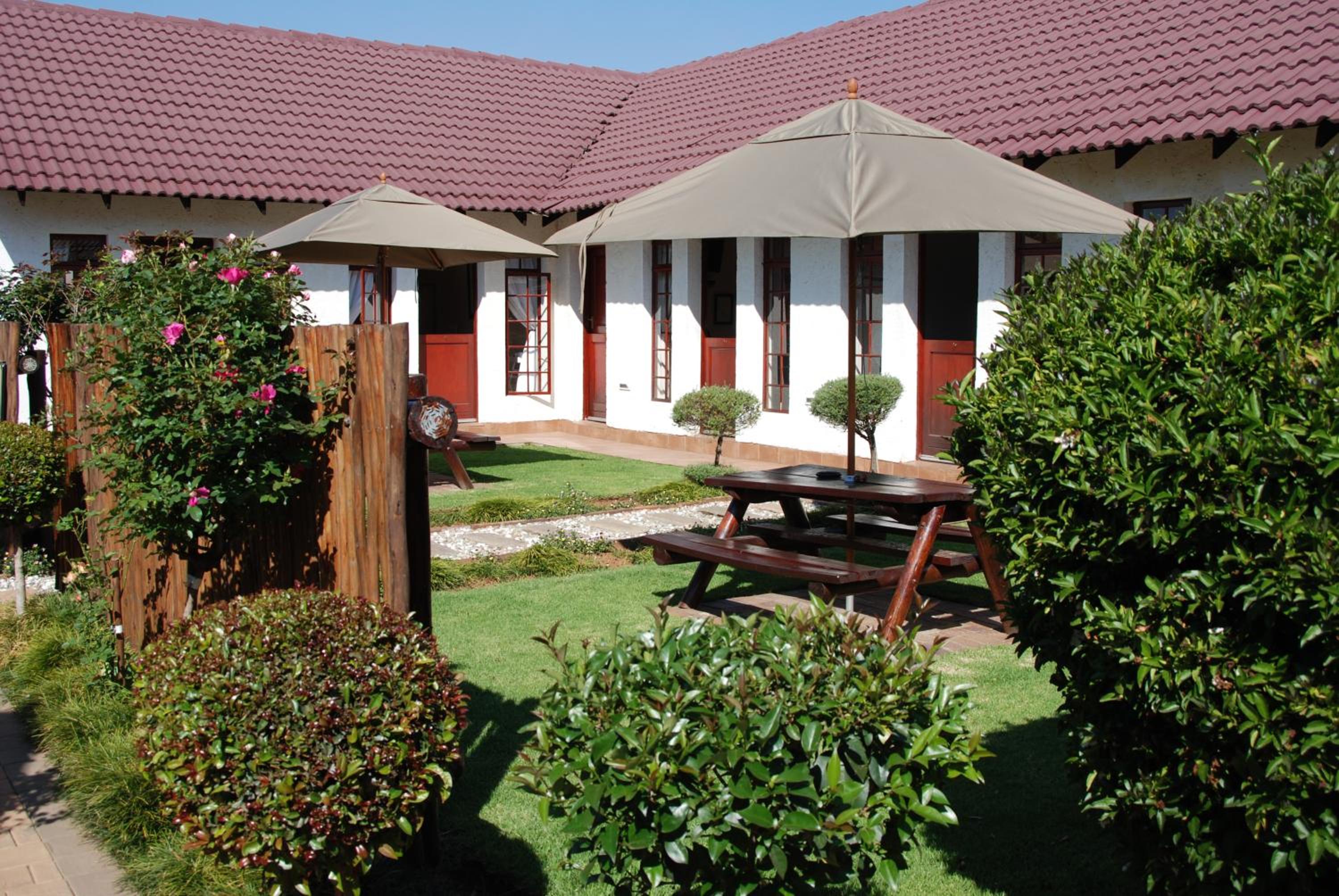 Journey's Inn Africa Guest Lodge