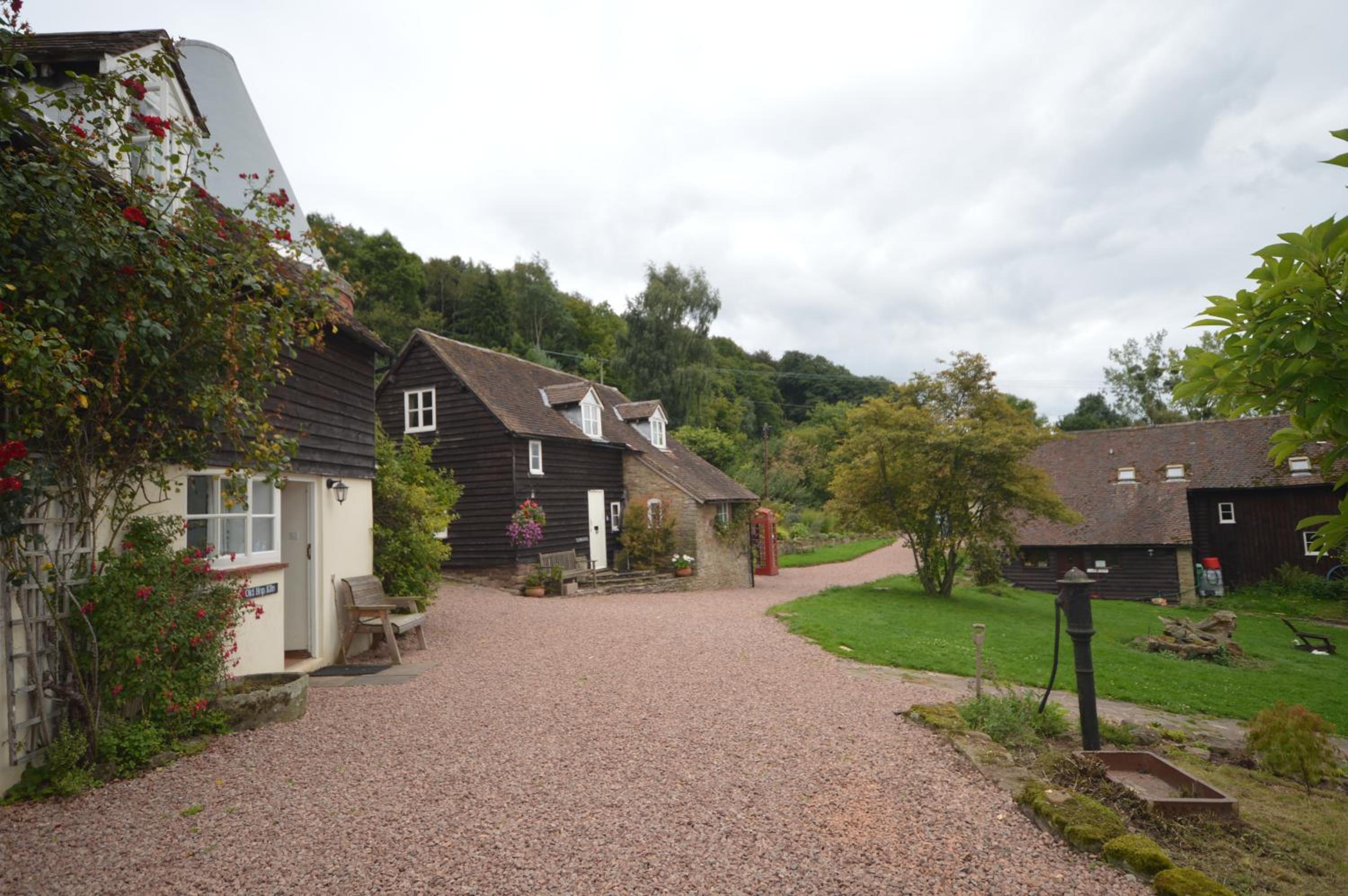Whitewells Farm Cottages - 7 exceptionally well appointed pet friendly barn conversions set in 10 acres of gardens, fields and woodland suitable from 2 to 