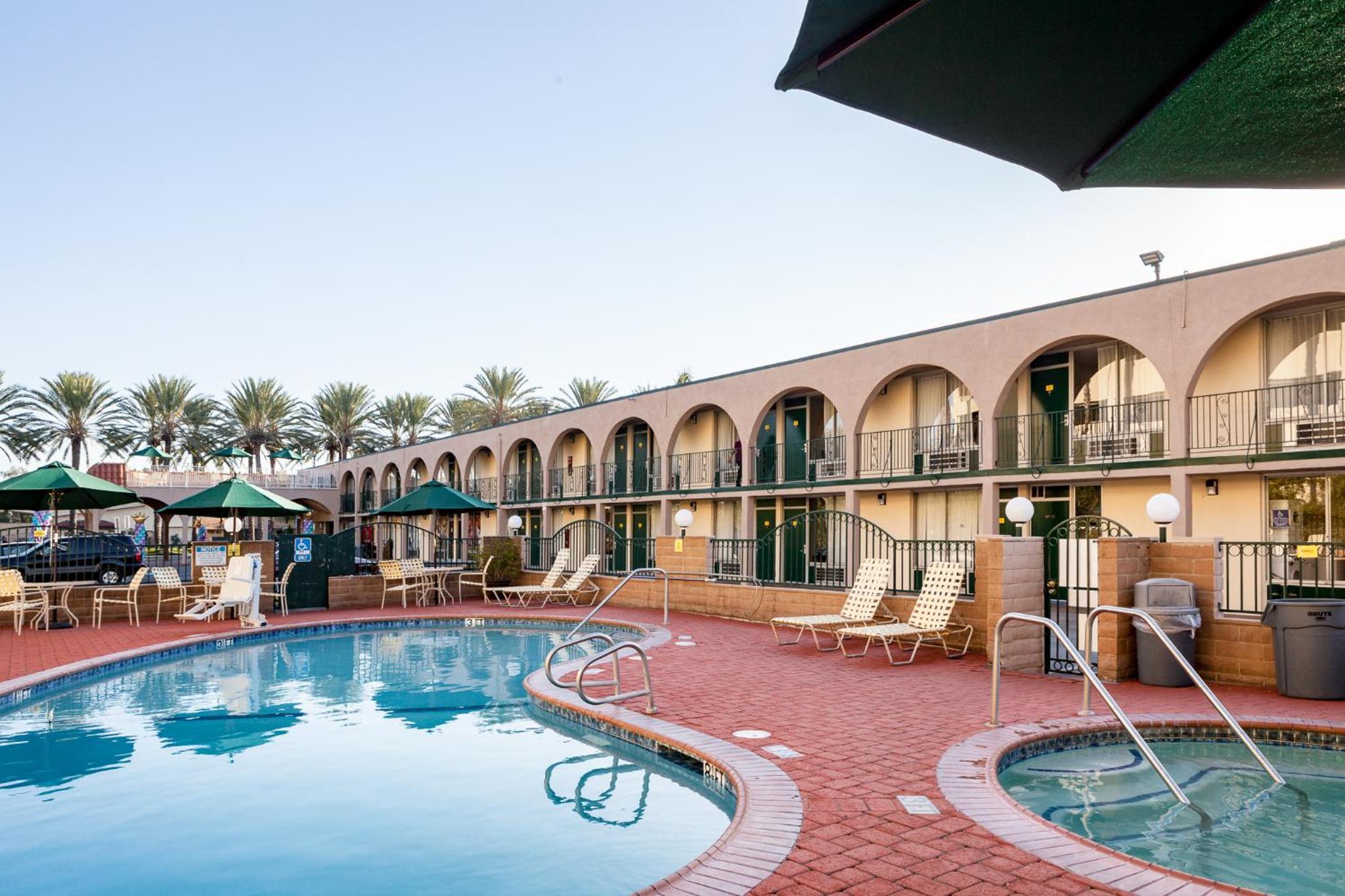Orange County/Anaheim Vacations - Kings Inn Anaheim at The Park  Convention Center - Property Image 4