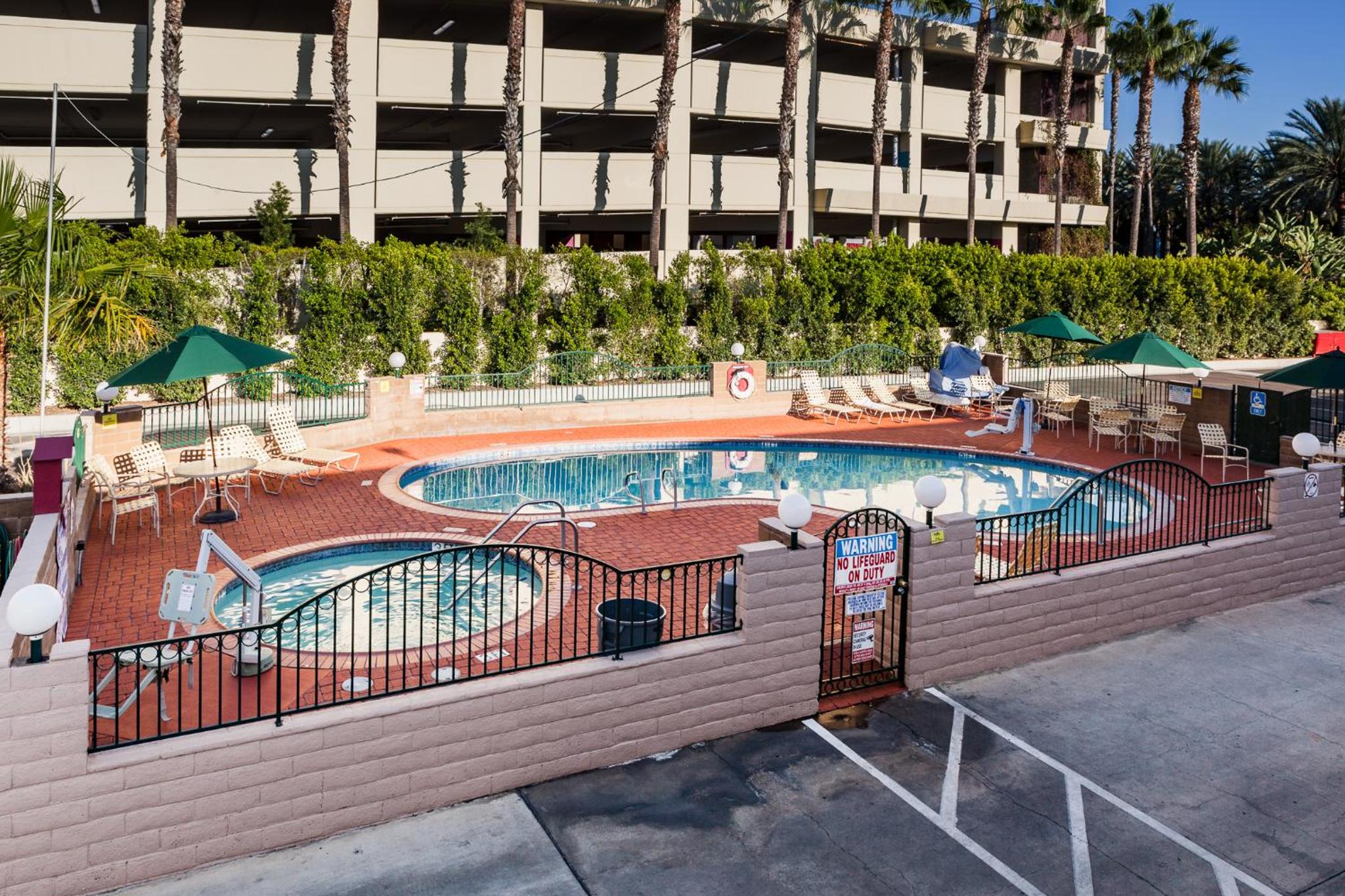 Orange County/Anaheim Vacations - Kings Inn Anaheim at The Park  Convention Center - Property Image 7
