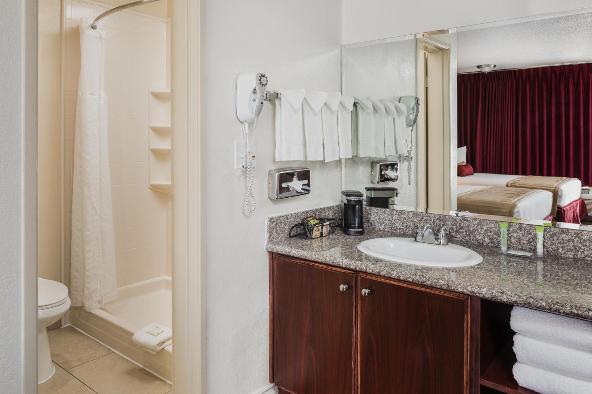 Orange County/Anaheim Vacations - Kings Inn Anaheim at The Park Convention Center - Property Image 11