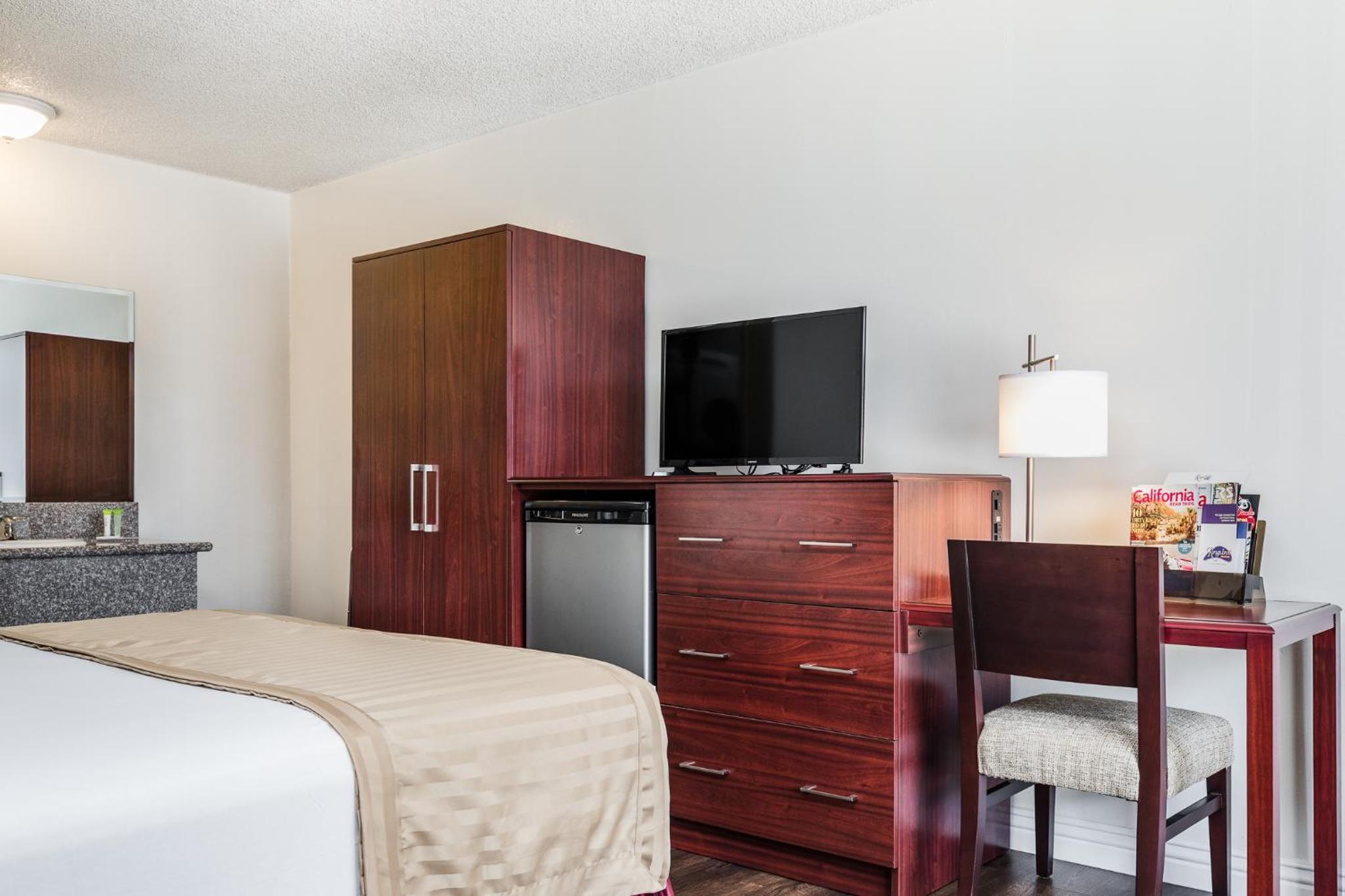 Orange County/Anaheim Vacations - Kings Inn Anaheim at The Park Convention Center - Property Image 17