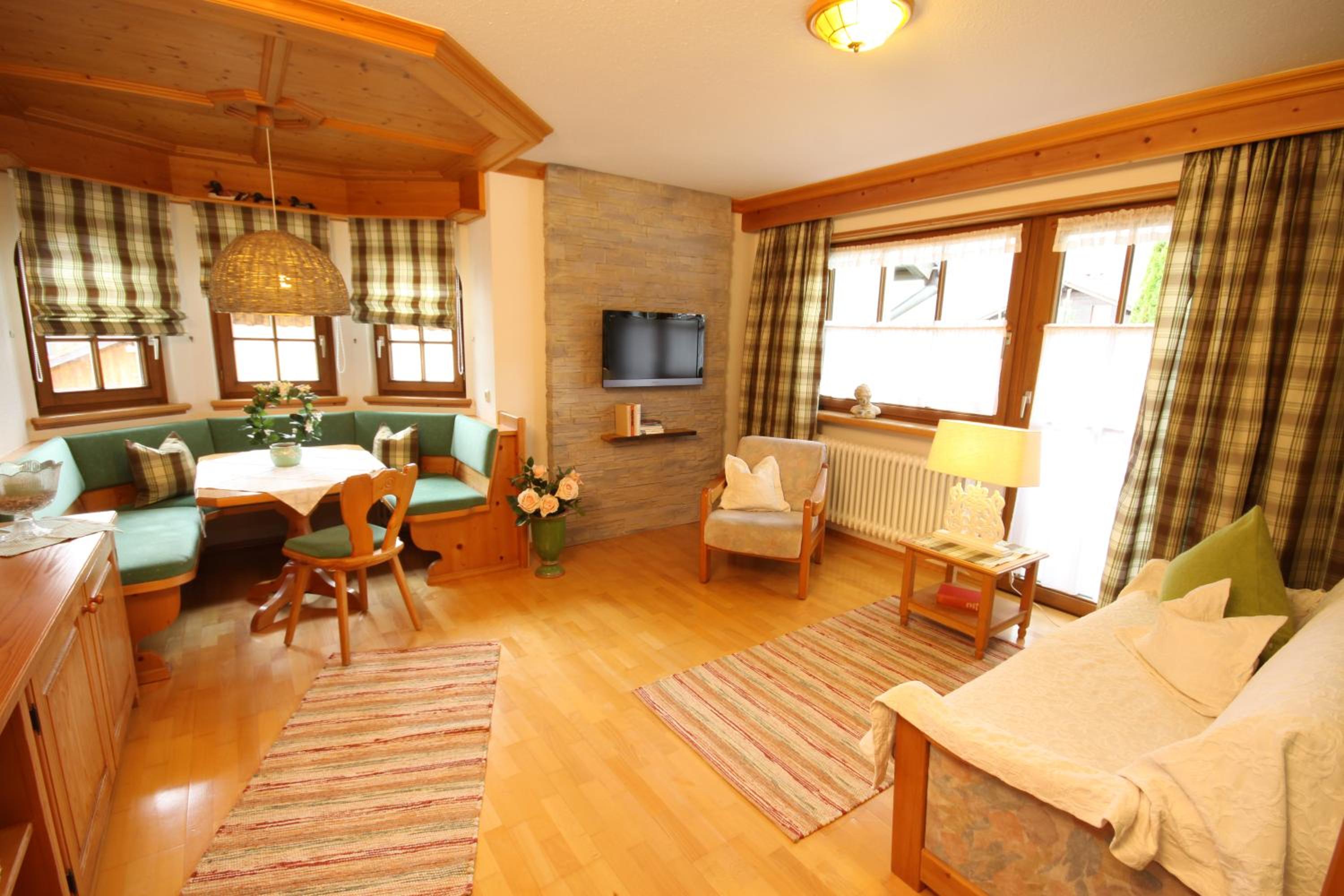 HAUS Susanne - TOP-Ferienwohnungen - SOMMER-Bergbahn inklusive