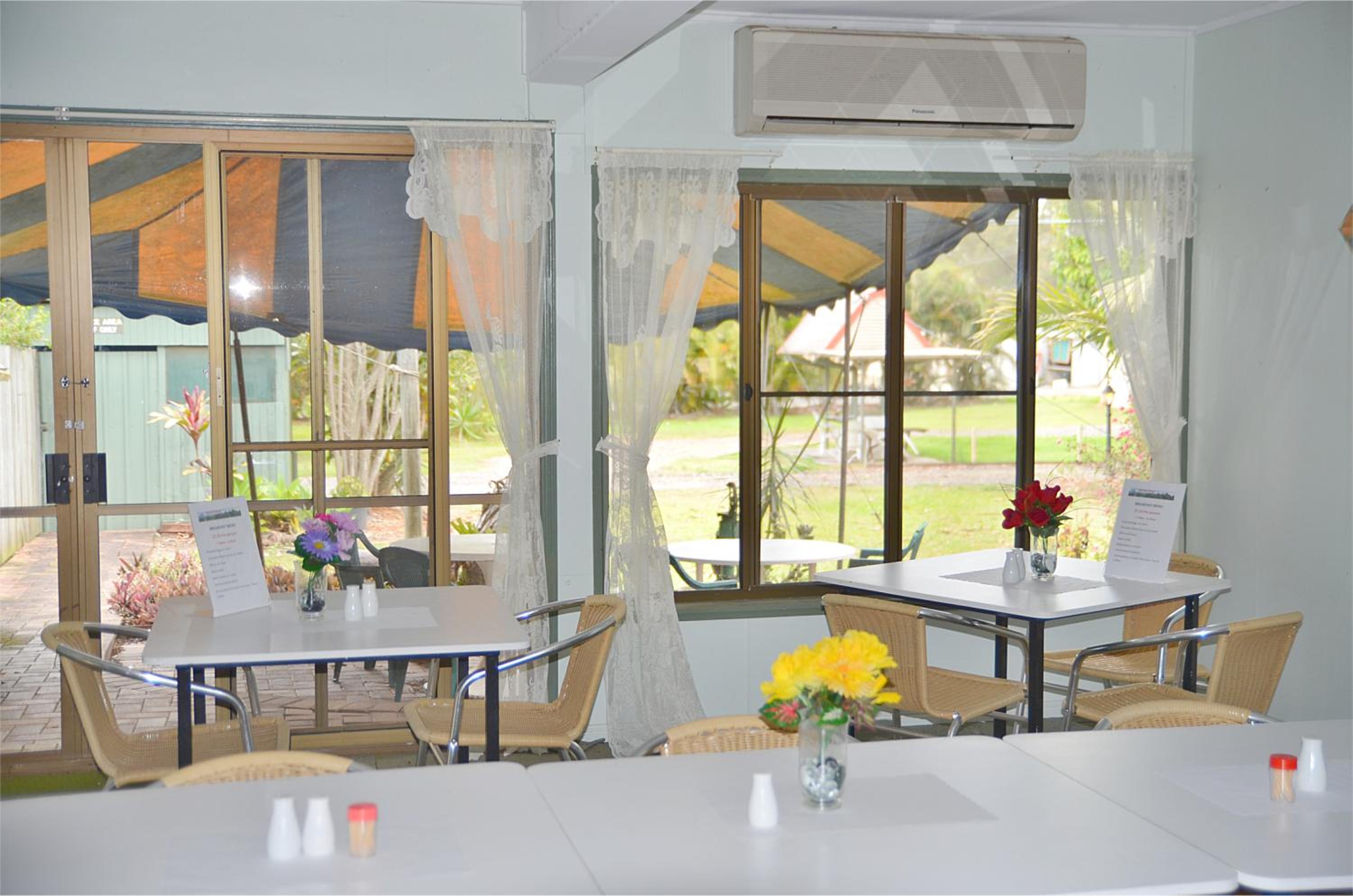 Beerwah Glasshouse Motel
