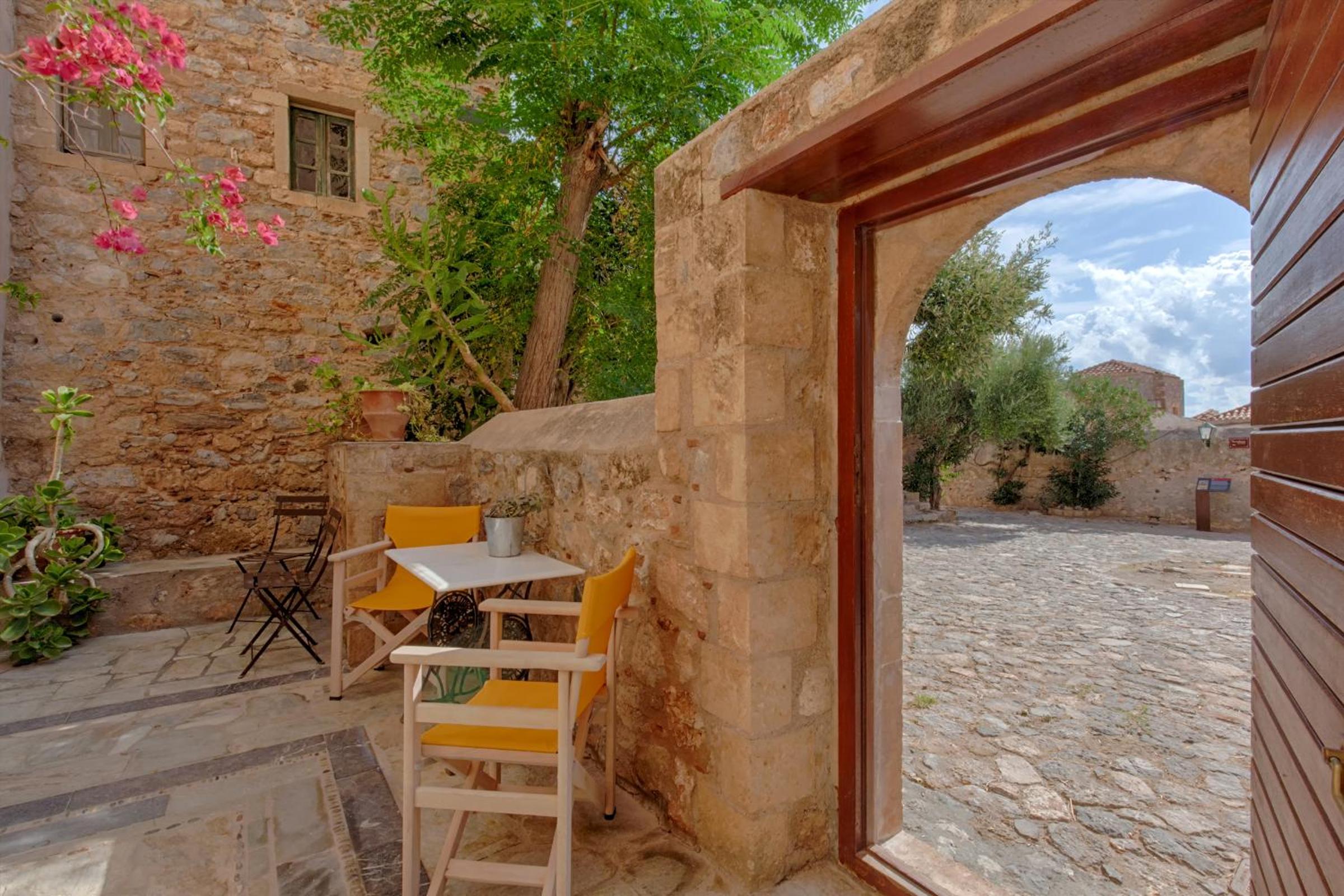Dorovinis Monemvasia Castlehouses